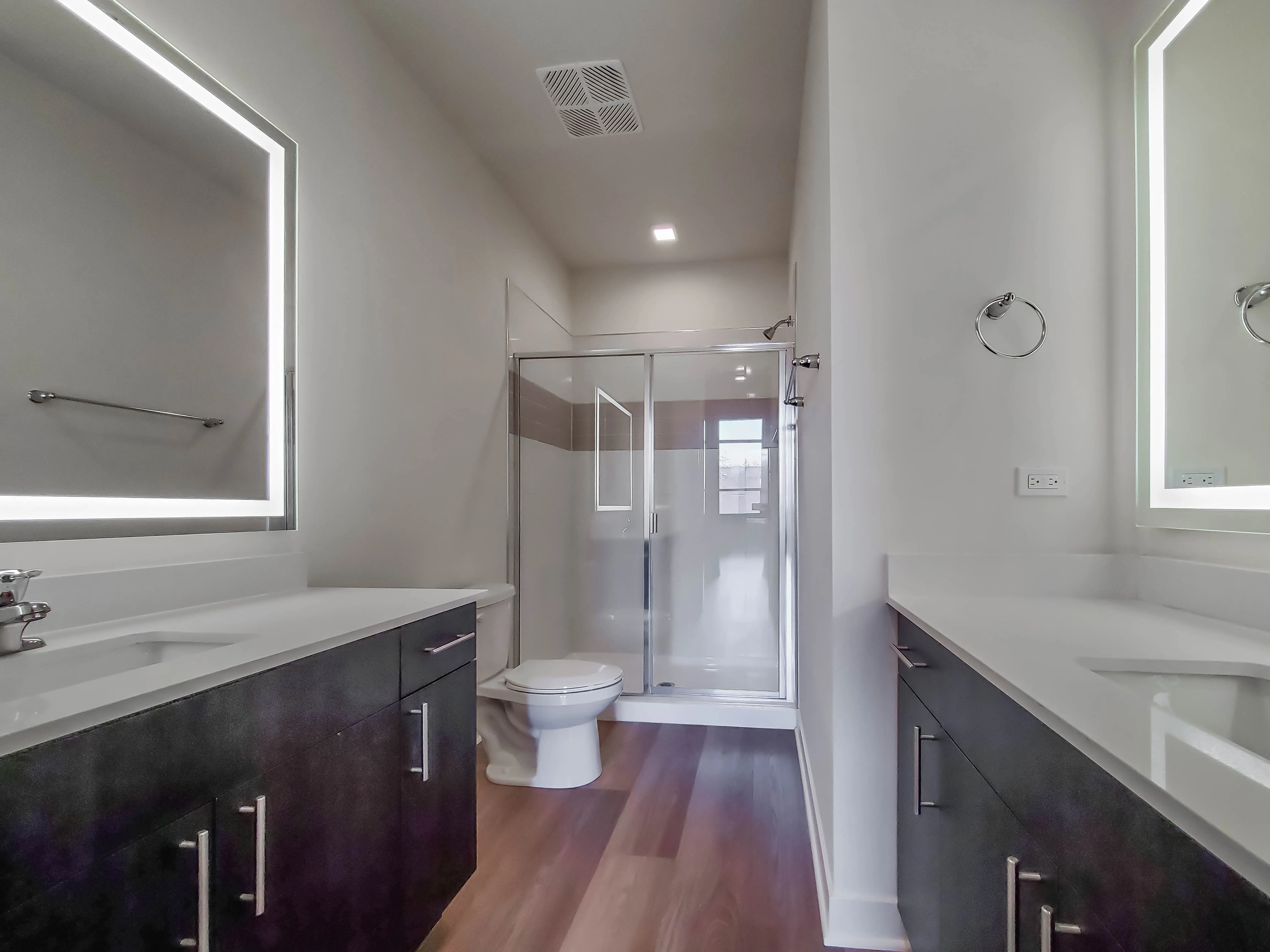 Wolcott Loft Apartments in East Village, Chicago