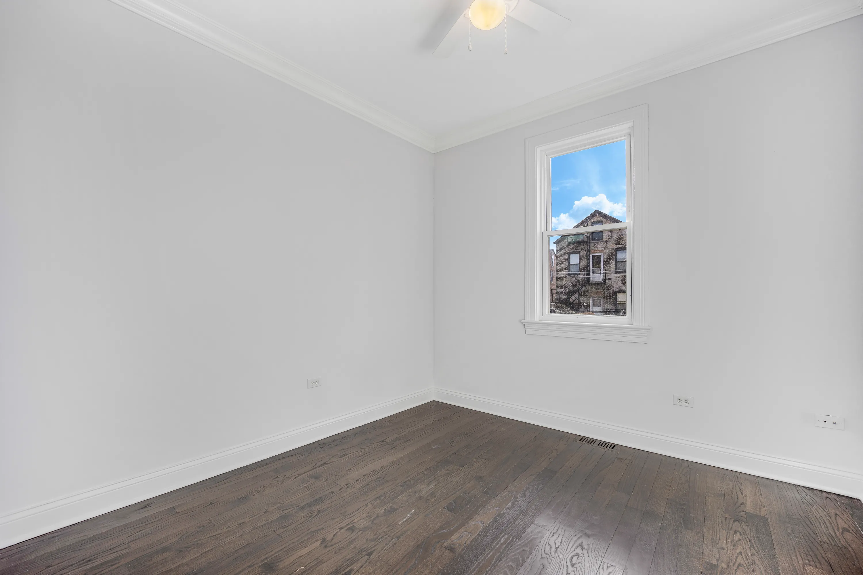 2nd bedroom at 1317 W 18th Place Apartments in Pilsen, Chicago