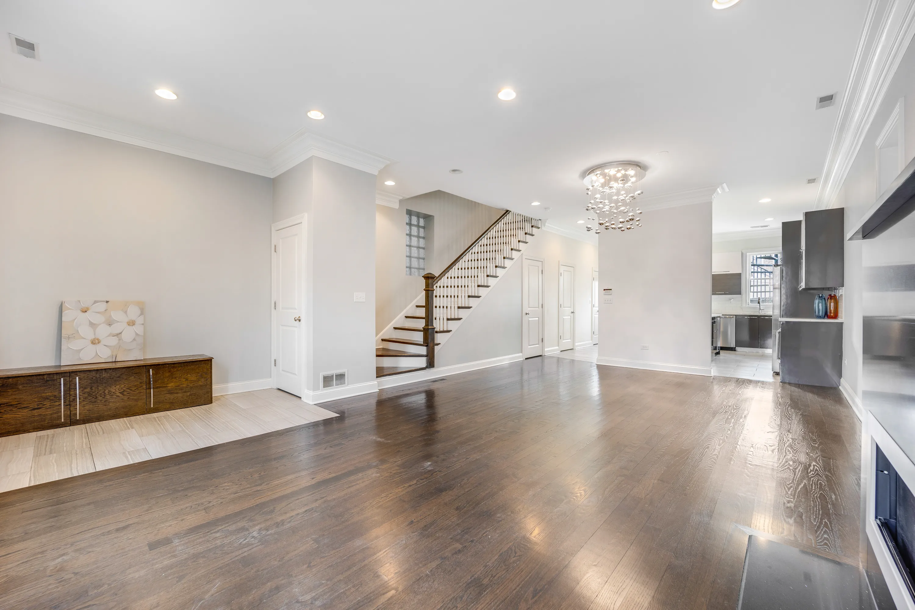 living room at 1317 W 18th Place Apartments in Pilsen, Chicago