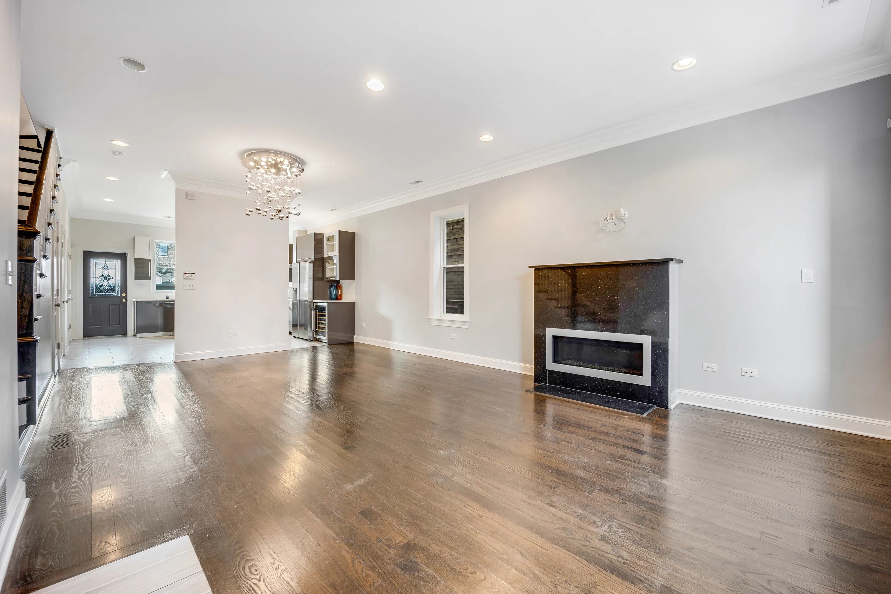liviing at 1317 W 18th Place Apartments in Pilsen, Chicago