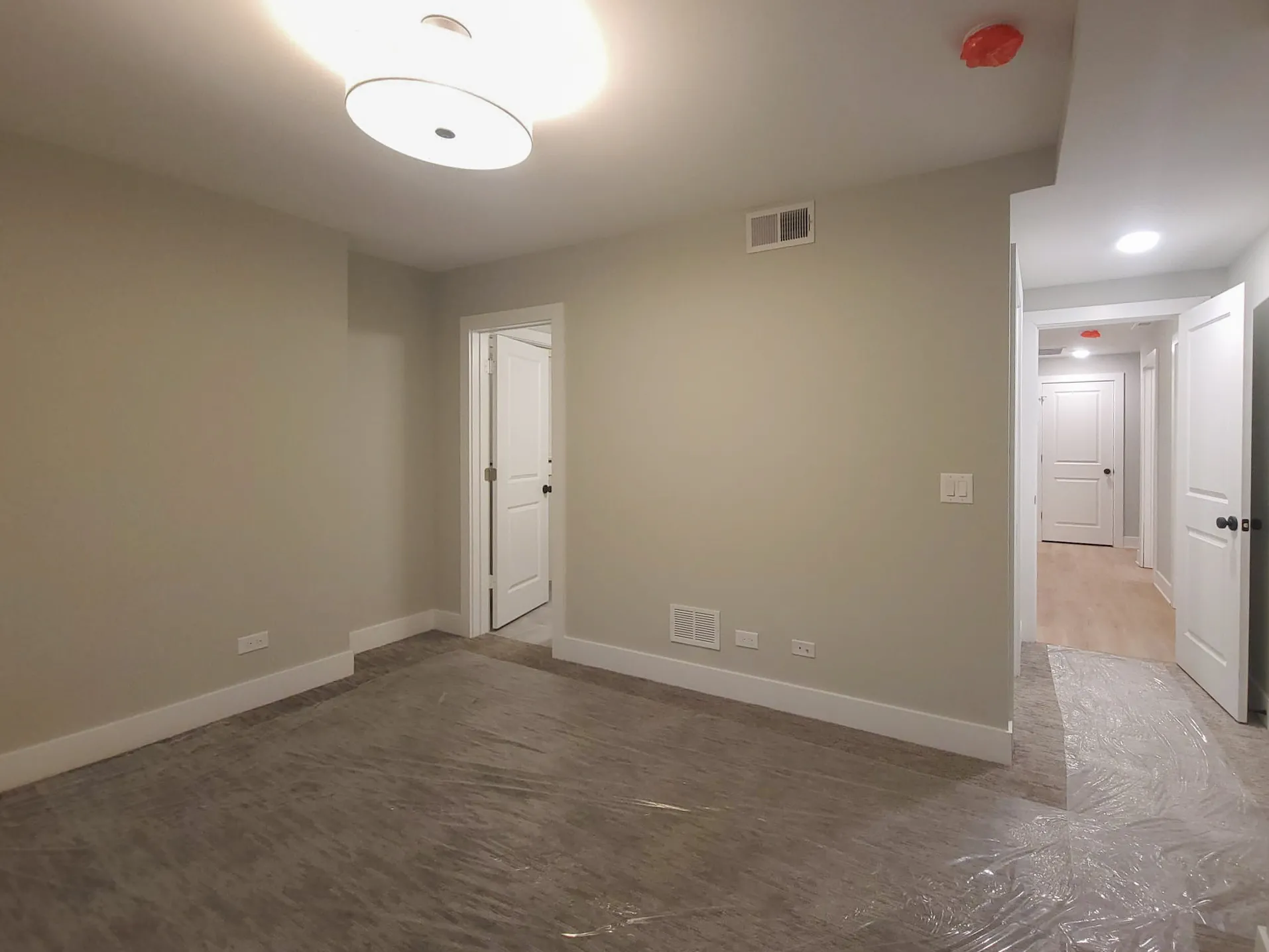 light at 2020 West Montrose Apartments in Ravenswood, Chicago