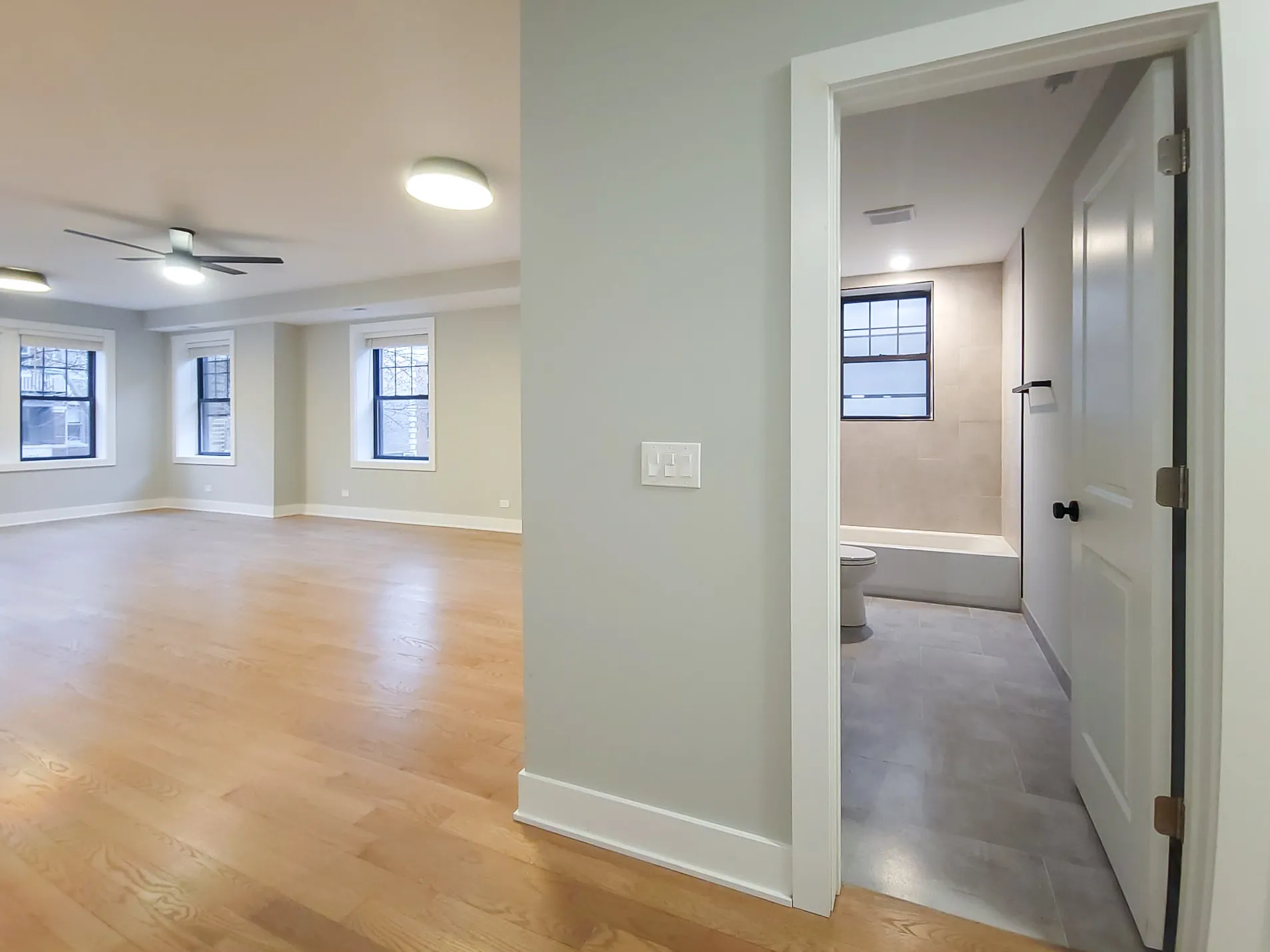 view of 2020 West Montrose Apartments in Ravenswood, Chicago