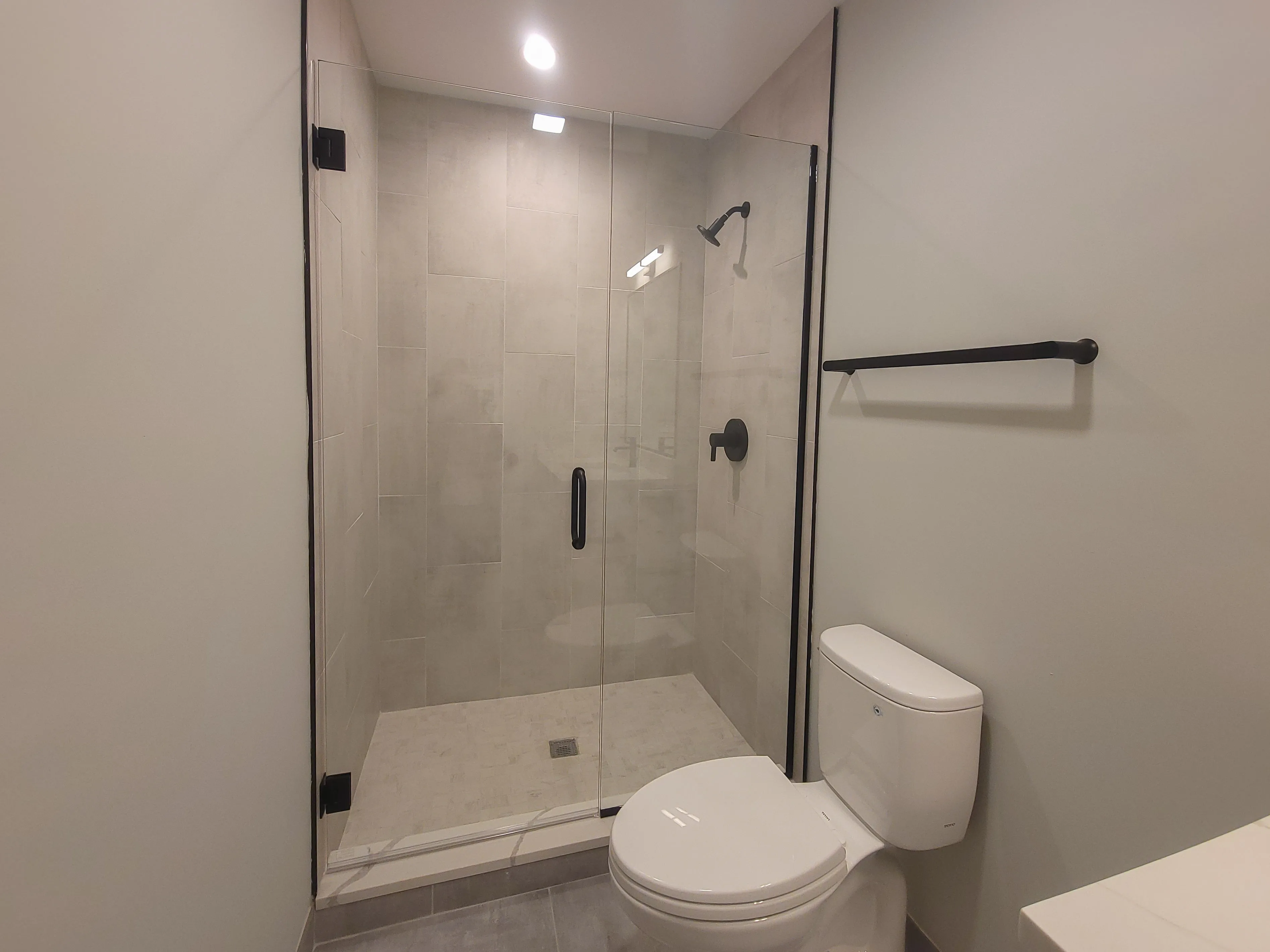 2020 West Montrose Apartments in Ravenswood, Chicago