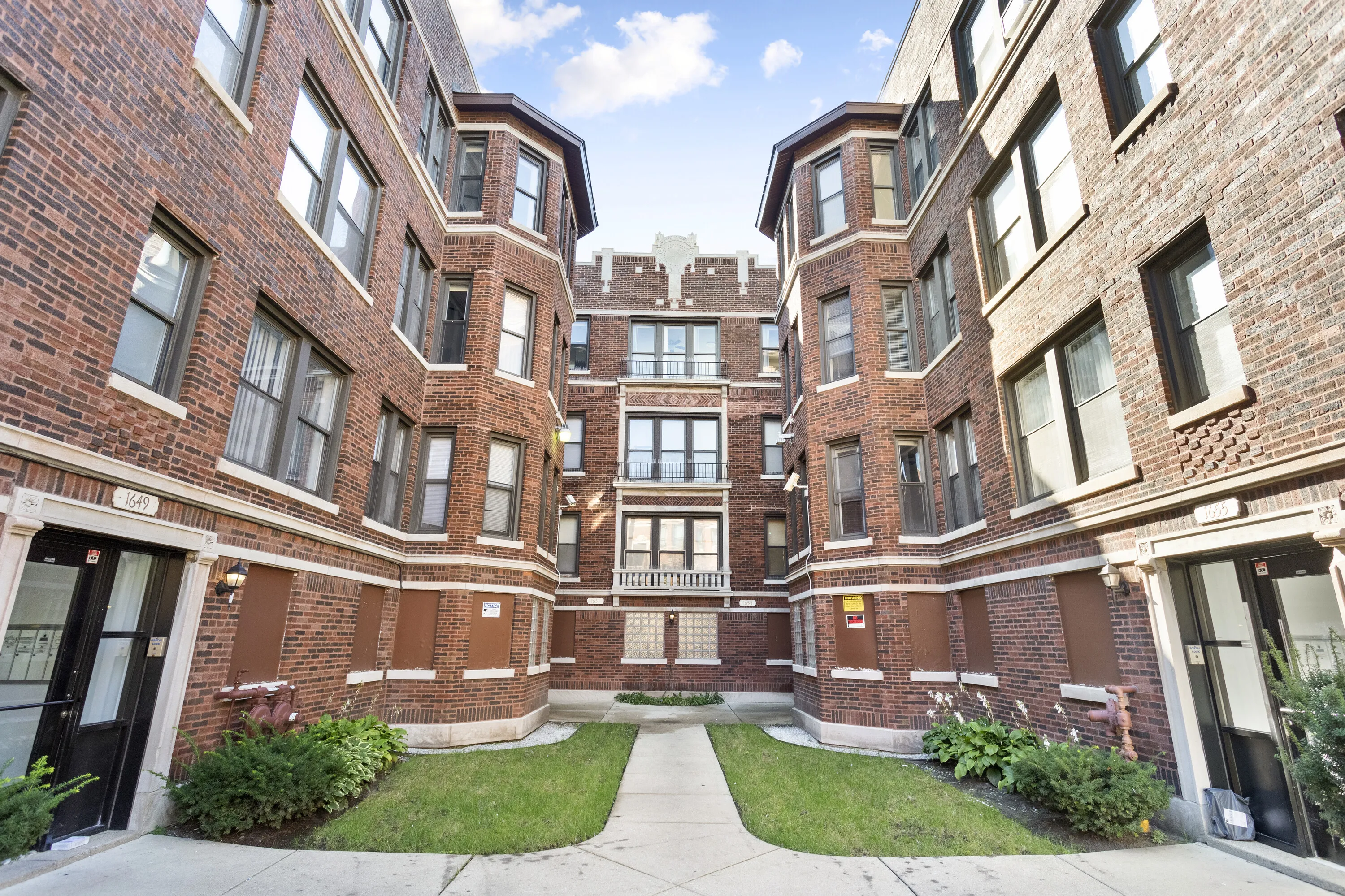 The Jonquil Terrace Apartments for Rent Chicago Domu