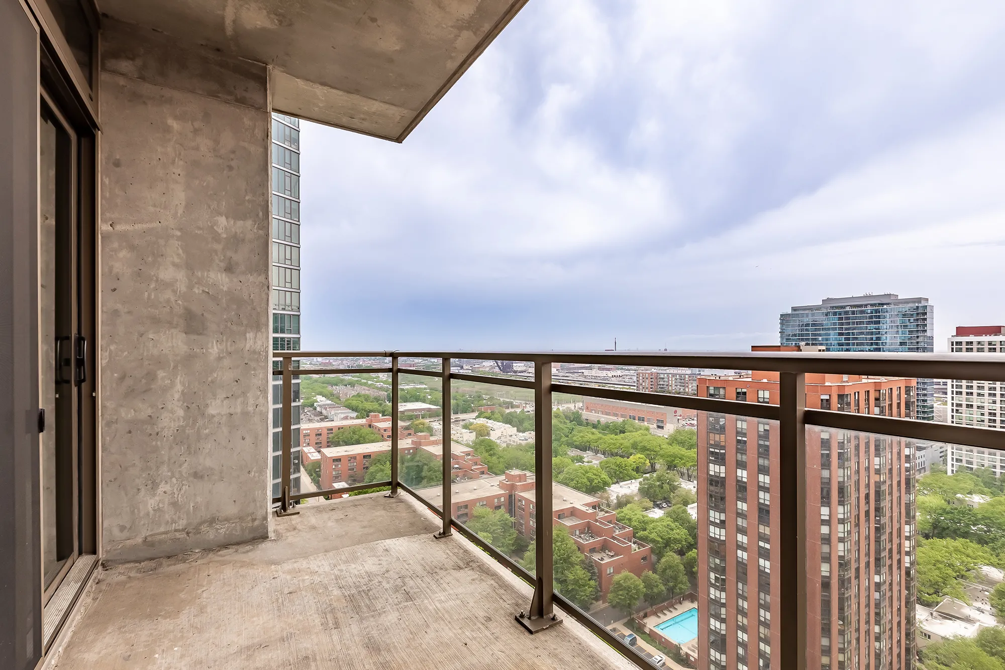 Open Living Spaces at Astoria Tower Chicago Apartments in the South Loop