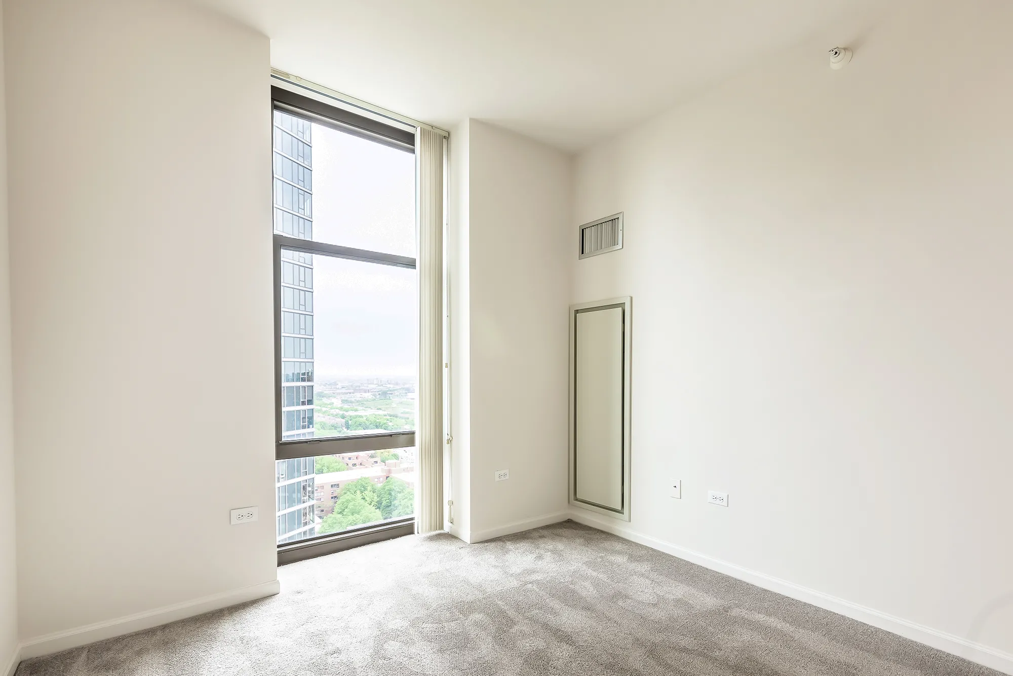 Bedroom at Astoria Tower Chicago Apartments in the South Loop