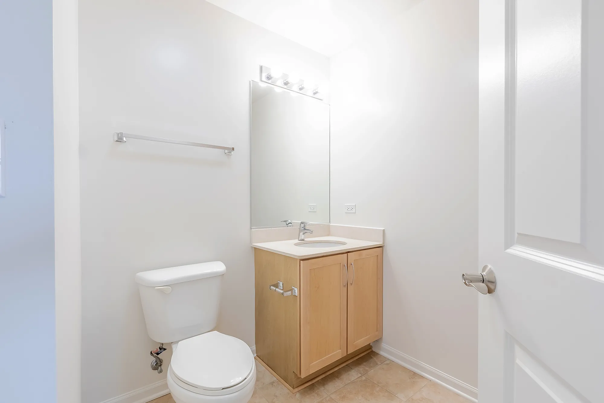 Bedroom at Astoria Tower Chicago Apartments in the South Loop