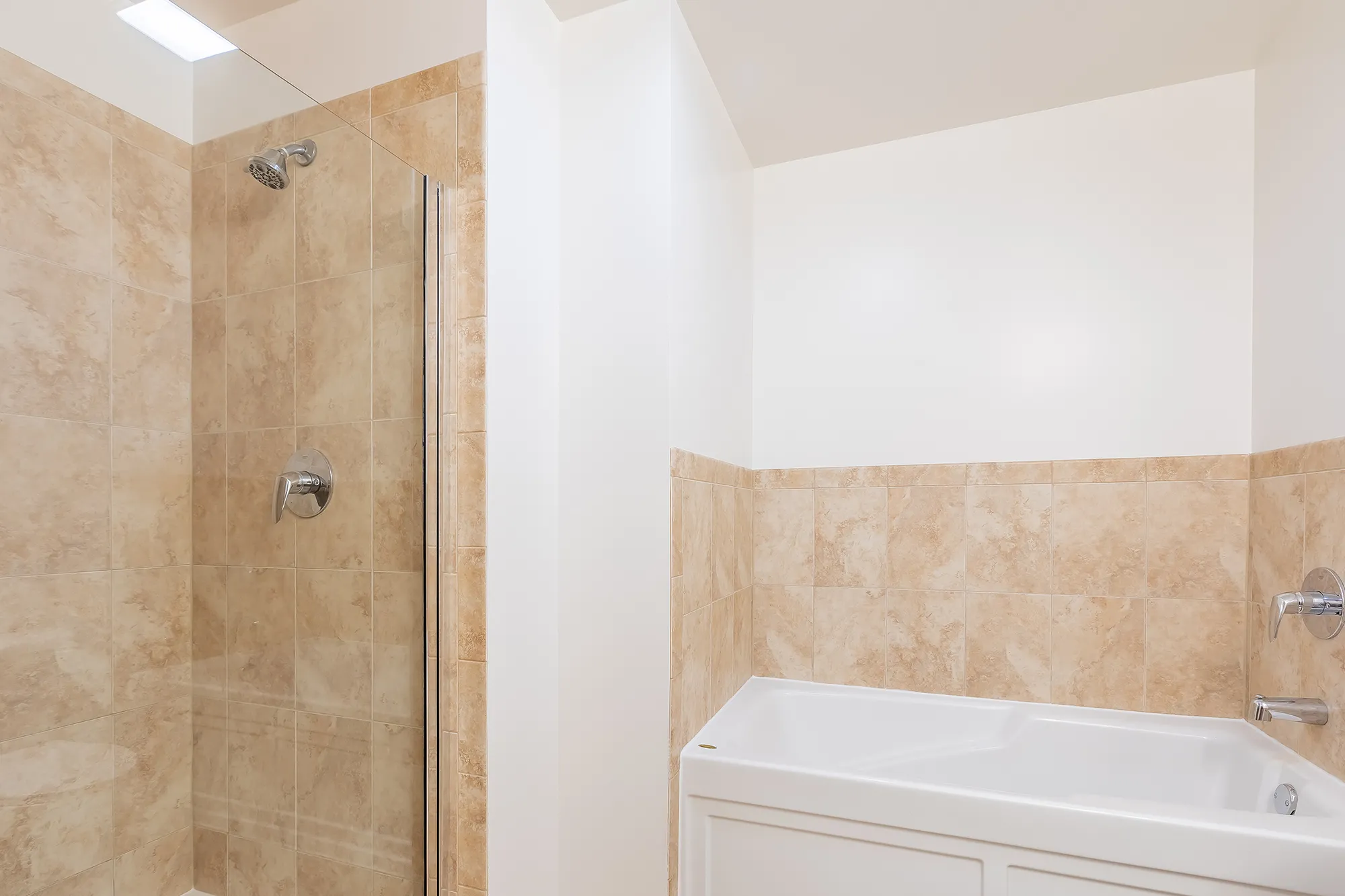 Balconies at Astoria Tower Chicago Apartments in the South Loop