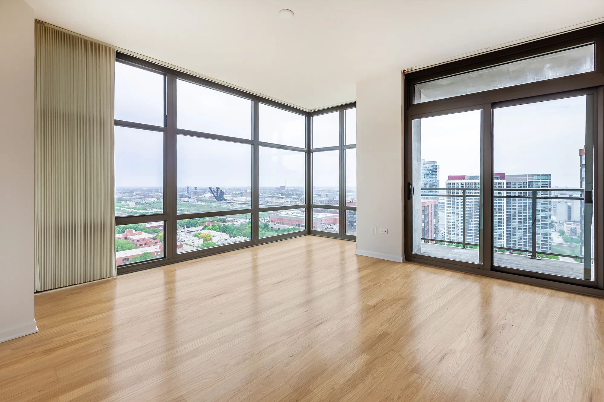 West Deck at Astoria Tower Chicago Apartments in the South Loop