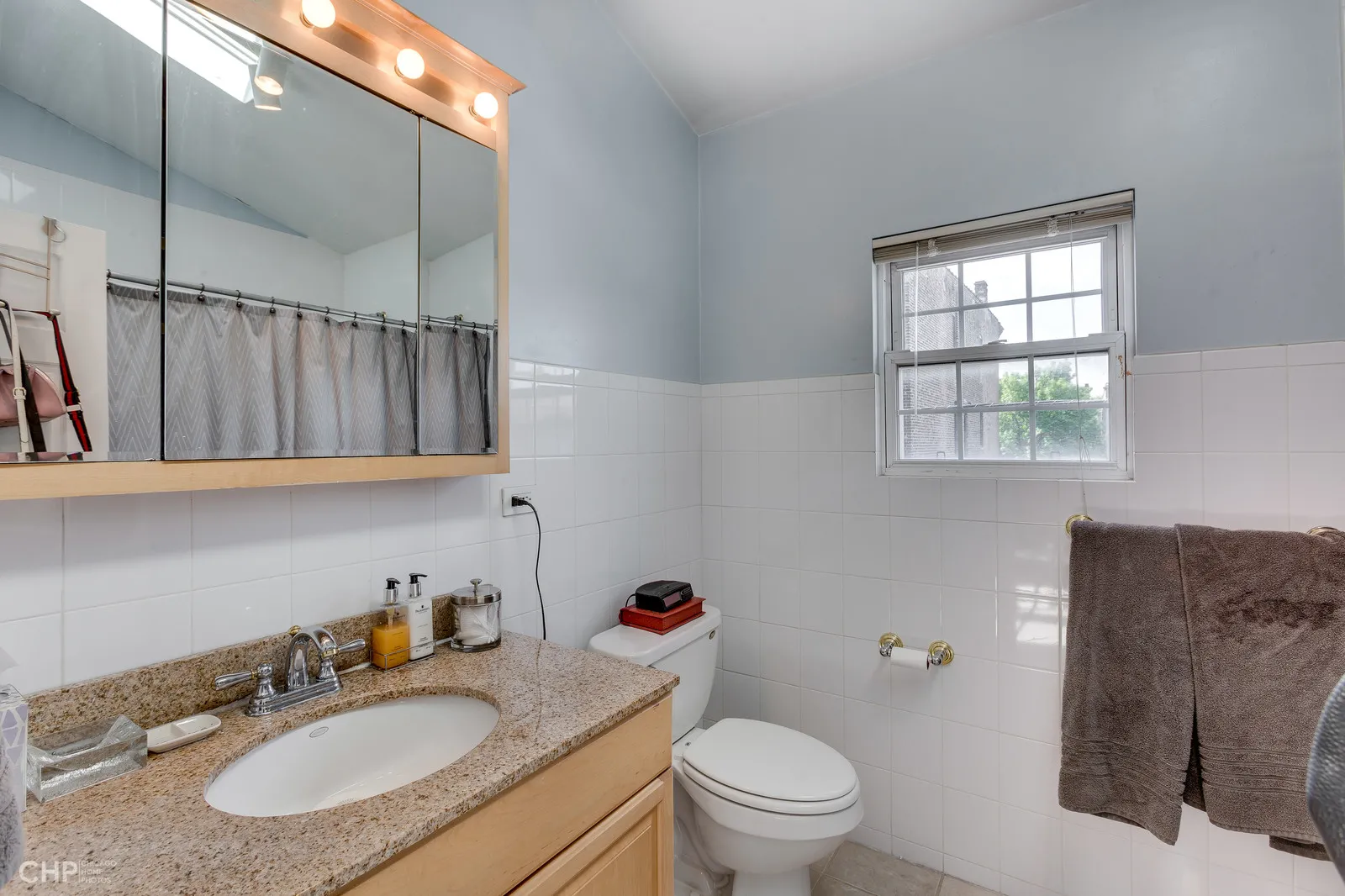 2021 W MCLEAN AVE 60647-2021 W McLean Ave-Chicago-IL