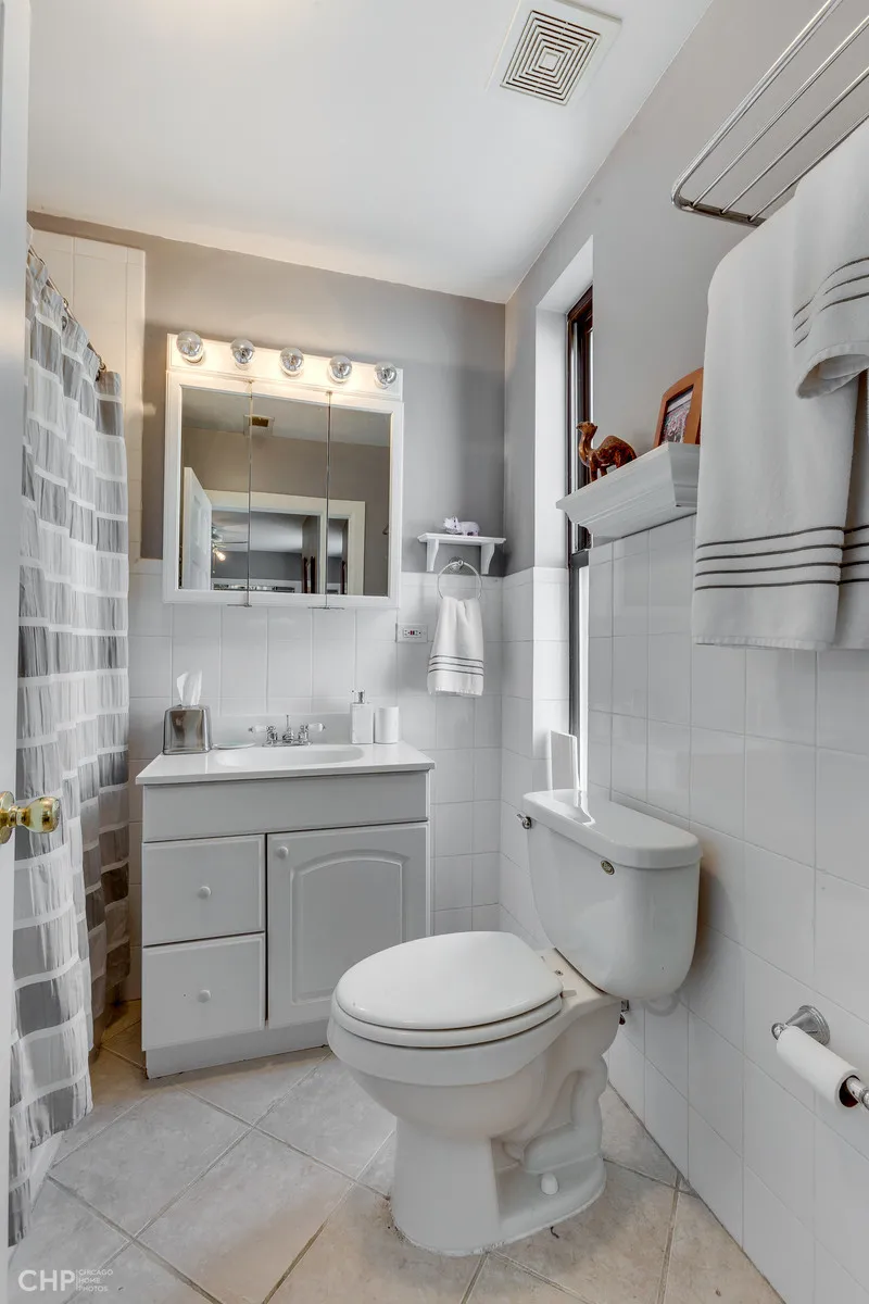 2021 W MCLEAN AVE 60647-2021 W McLean Ave-Chicago-IL