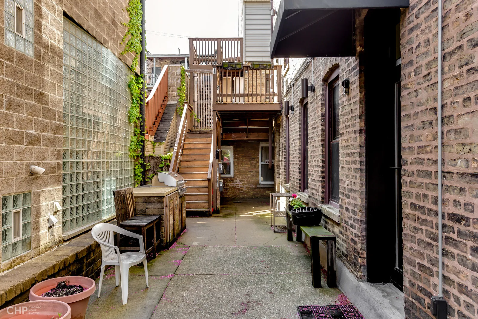 2021 W MCLEAN AVE 60647-2021 W McLean Ave-Chicago-IL