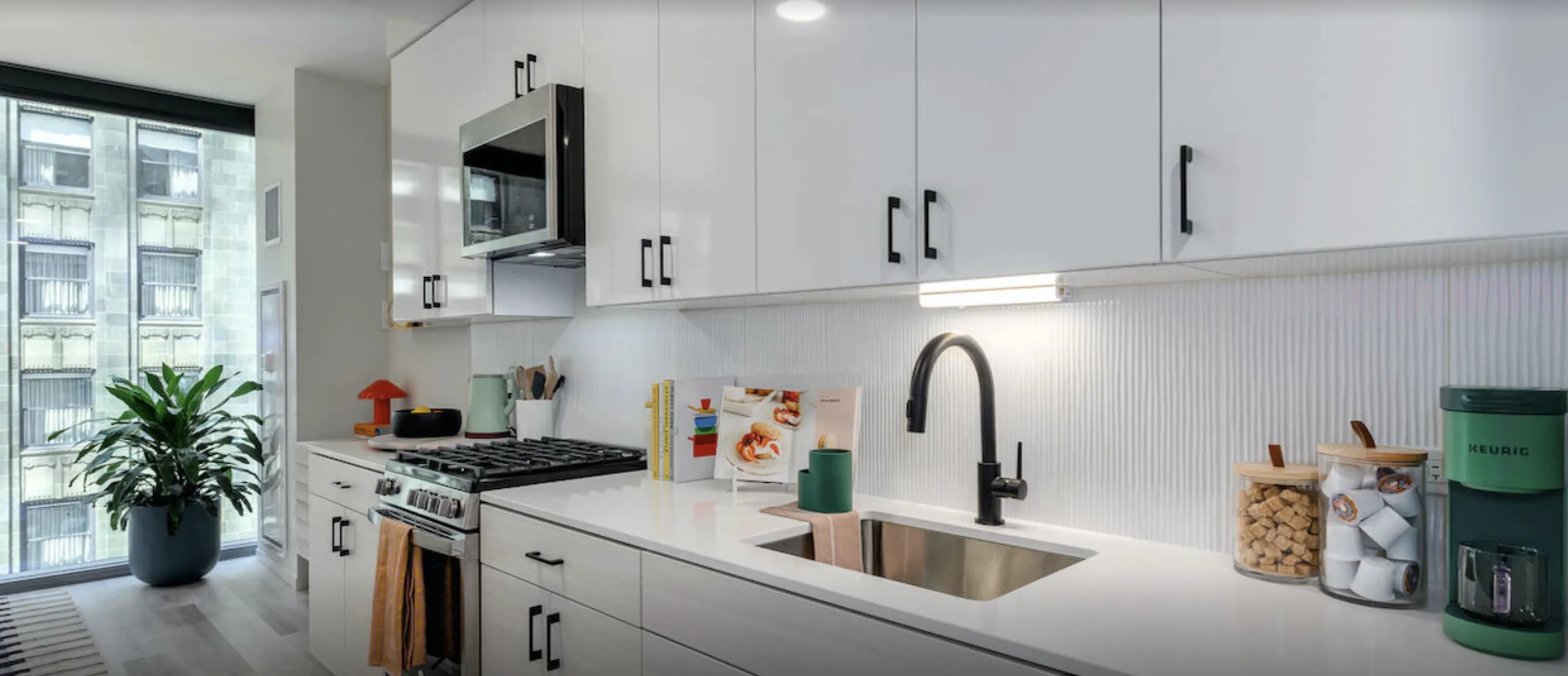 Millie on Michigan Apartments in the Chicago Loop kicthen sink