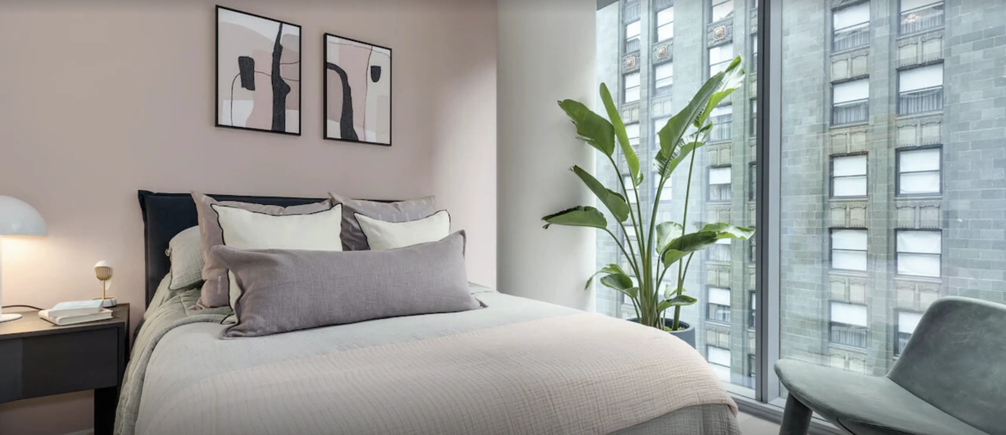 Millie on Michigan Apartments in the Chicago Loop bed and plant