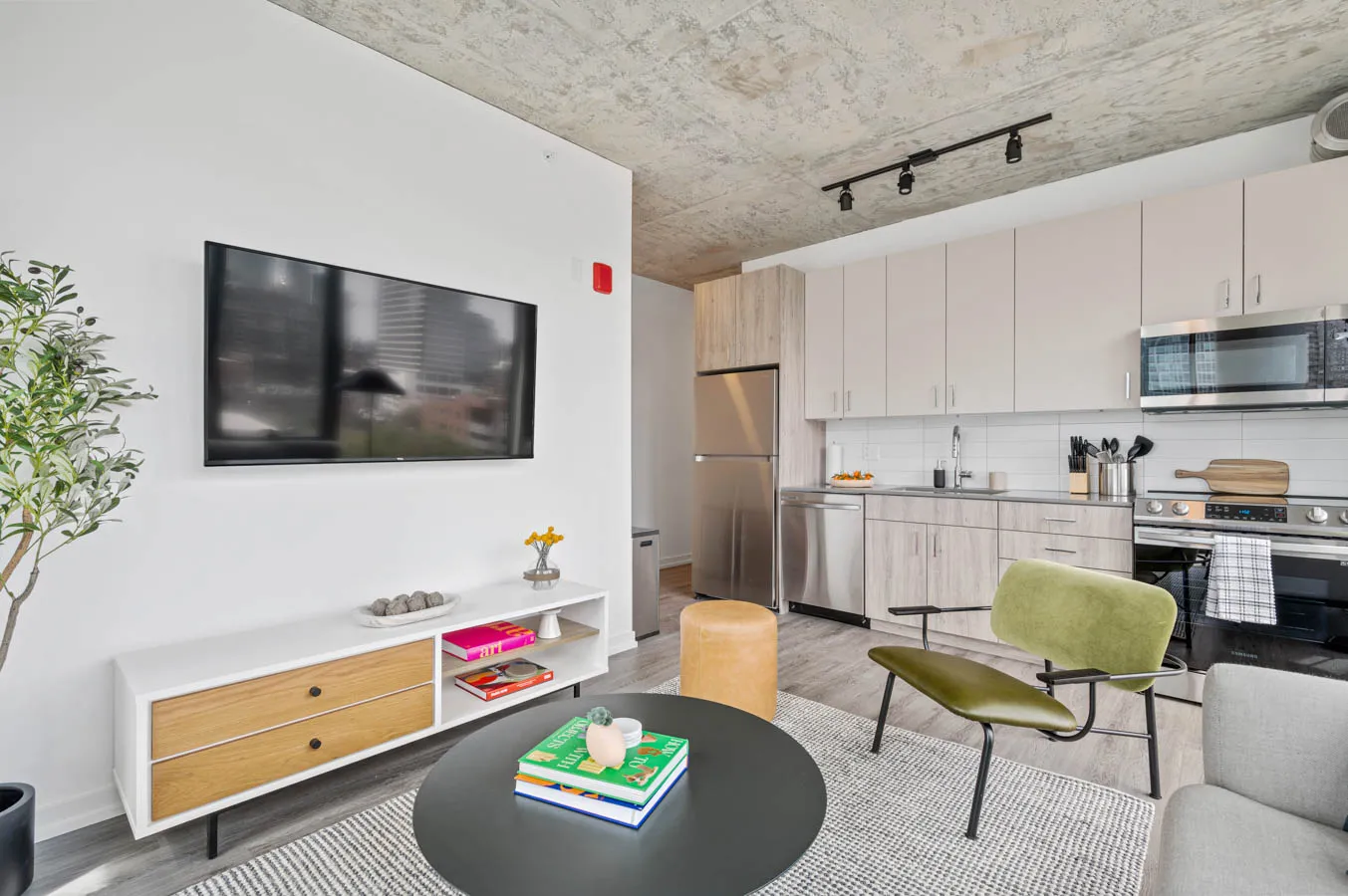 808 N CLEVELAND AVE 60610-The 808 Cleveland