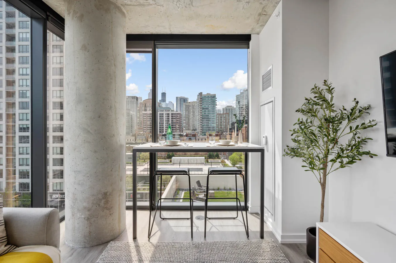 808 N CLEVELAND AVE 60610-The 808 Cleveland