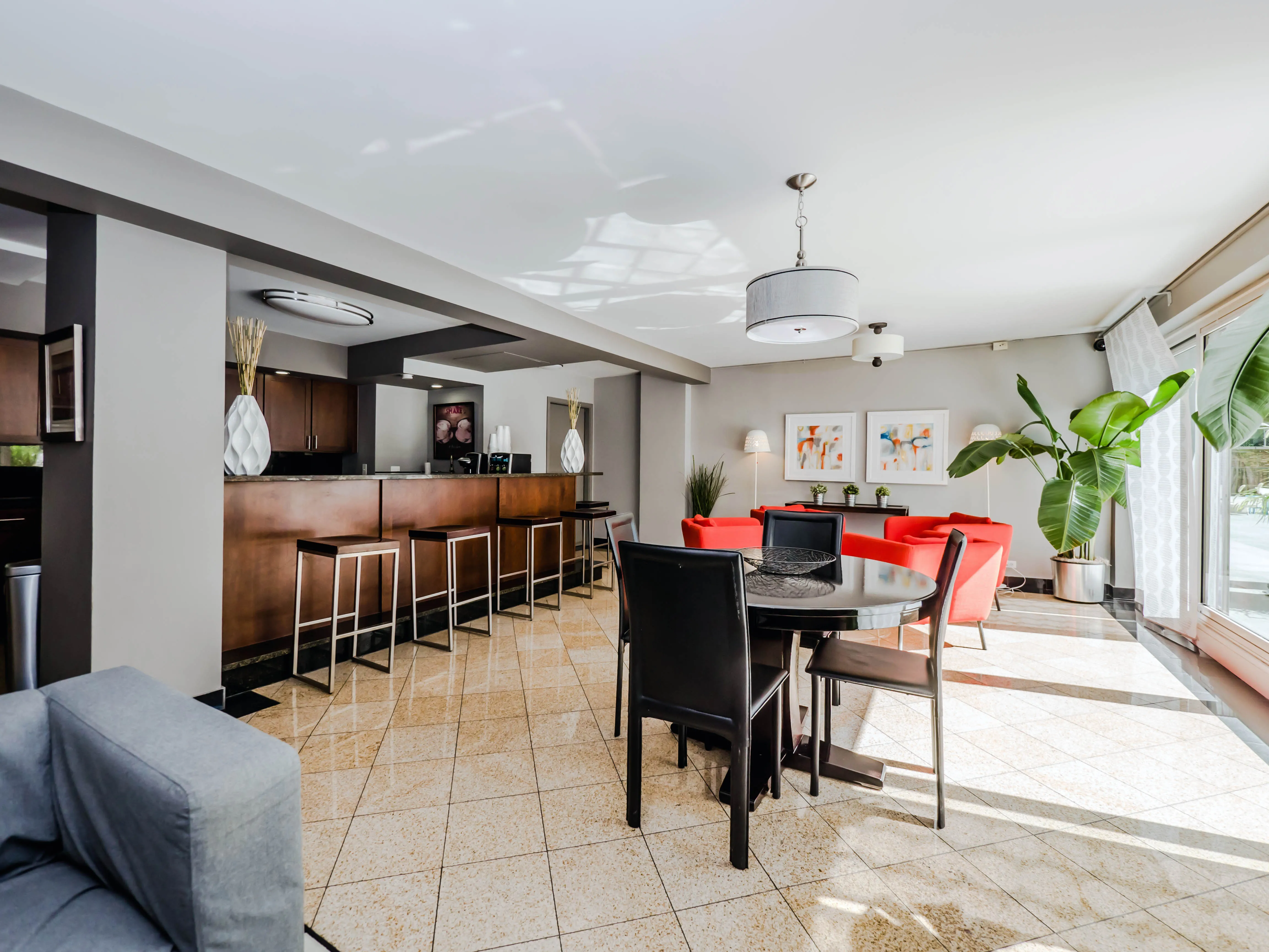 The Van der Rohe Apartments