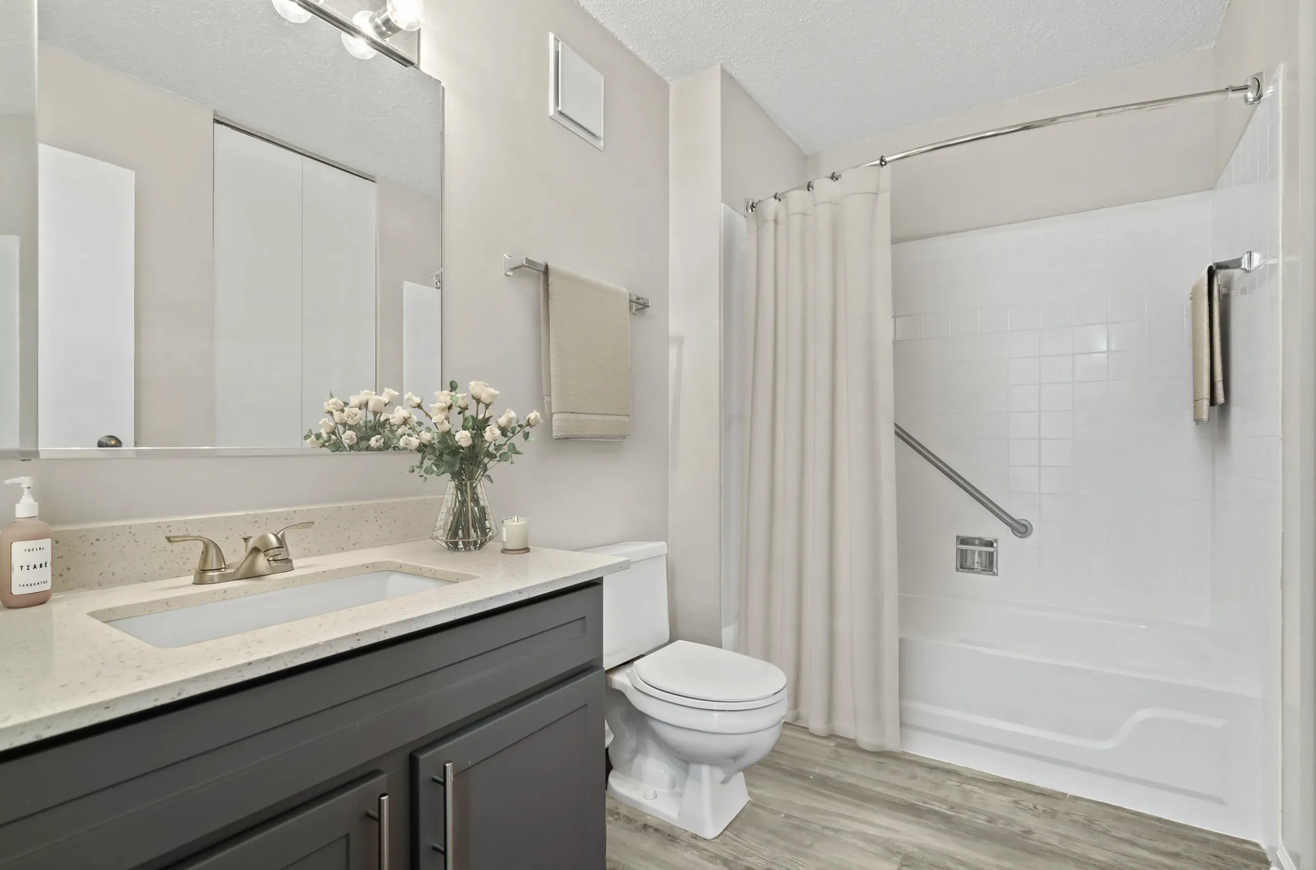 100 Forest Place Apartments in Oak Park, IL