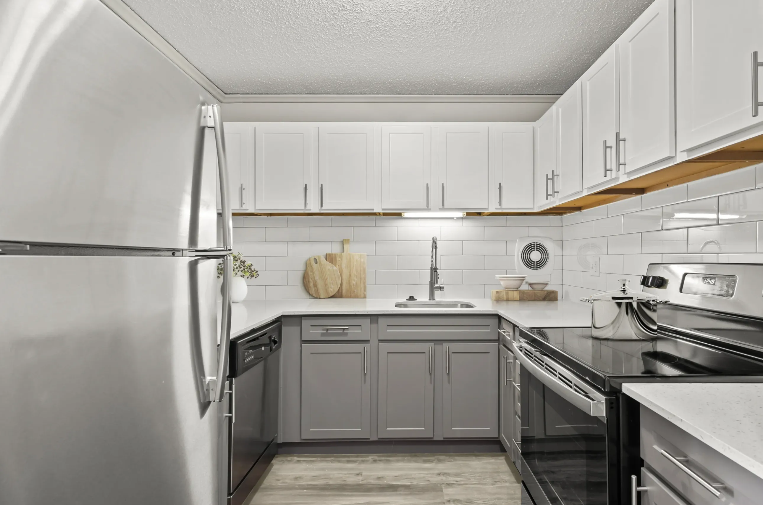 100 Forest Place Apartments in Oak Park, IL