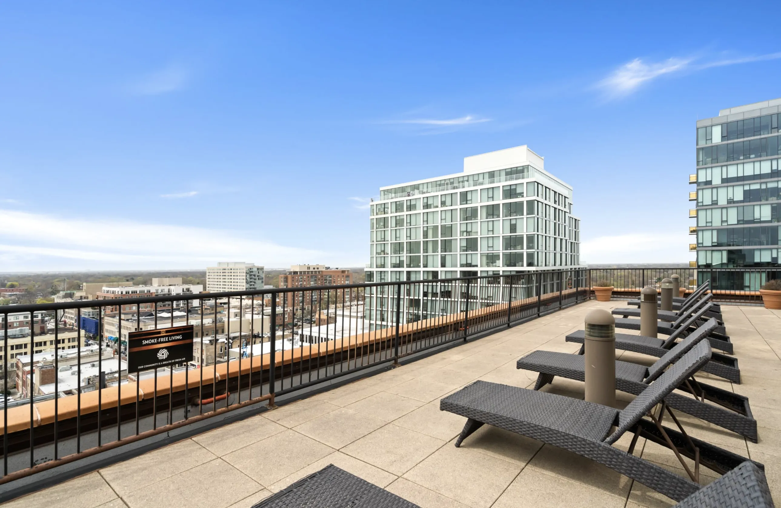 100 Forest Place Apartments in Oak Park, IL