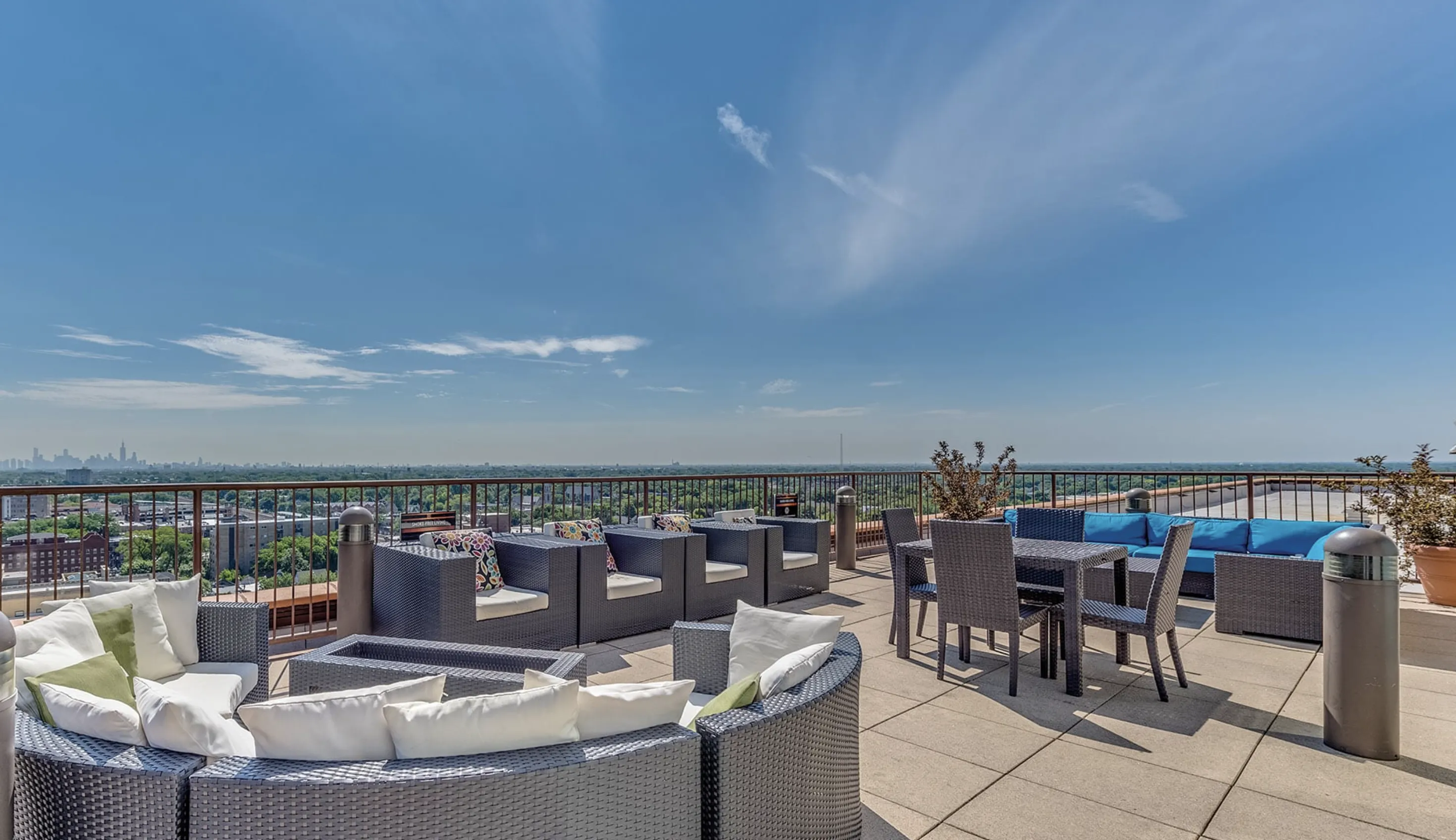 100 Forest Place Apartments in Oak Park, IL