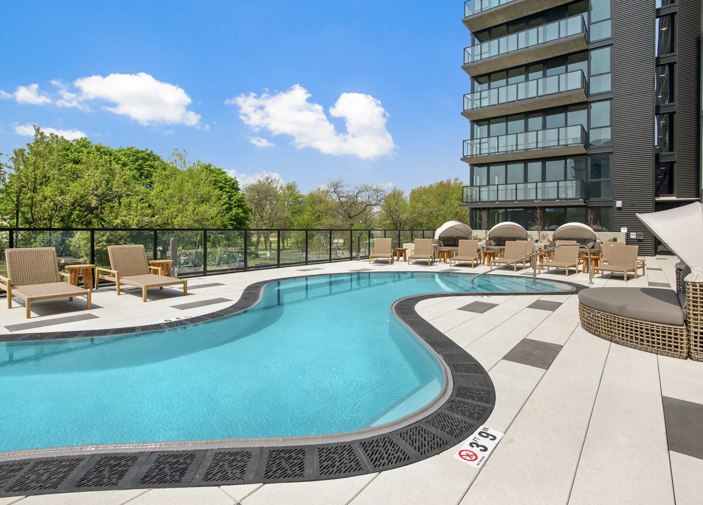 Evo Union Park Apartments in Chicago's West Loop