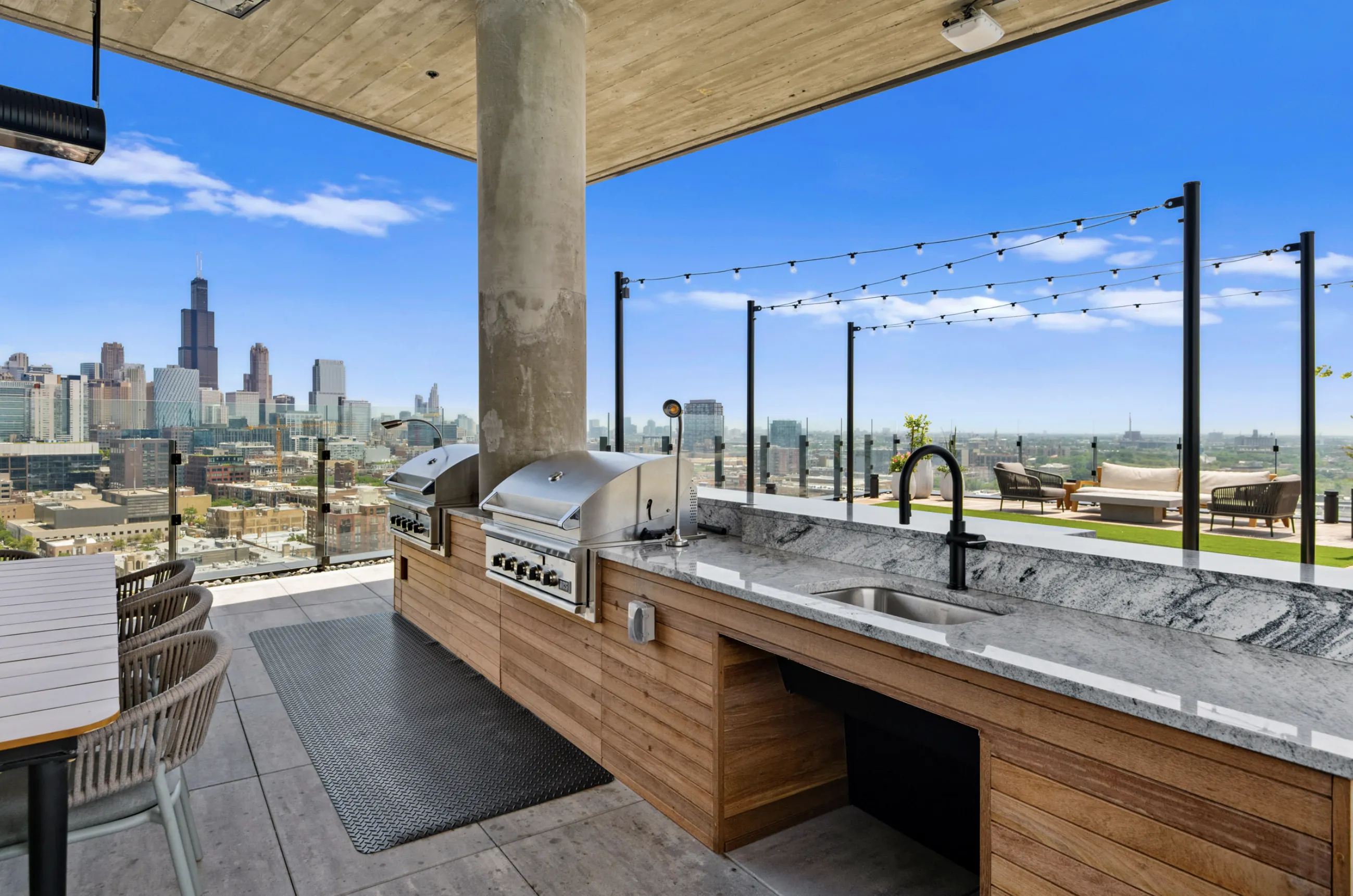 Parq Fulton Apartments in the West Loop of Chicago 