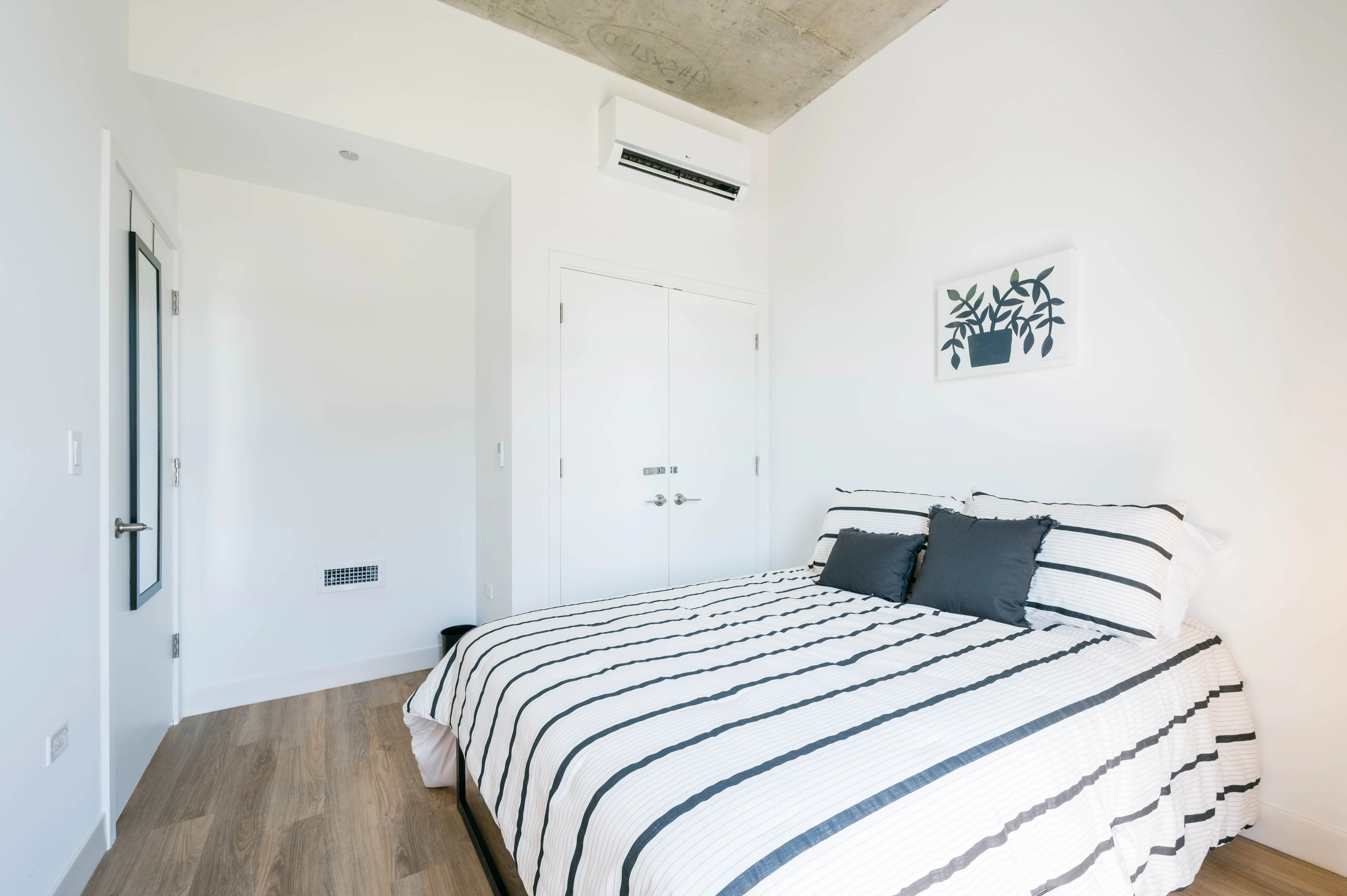 The Post Chicago Apartments