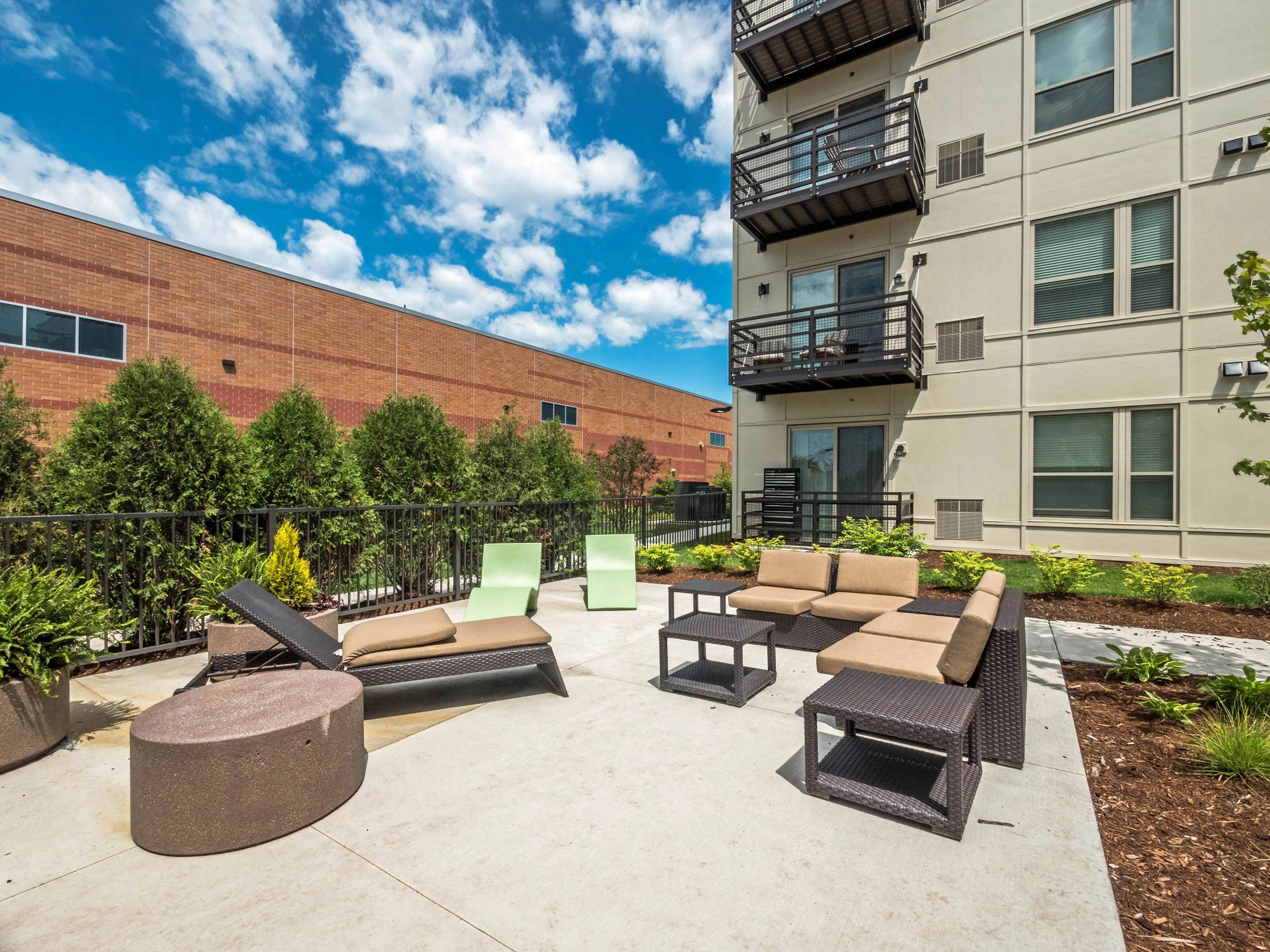 Arrive Glenview Apartments