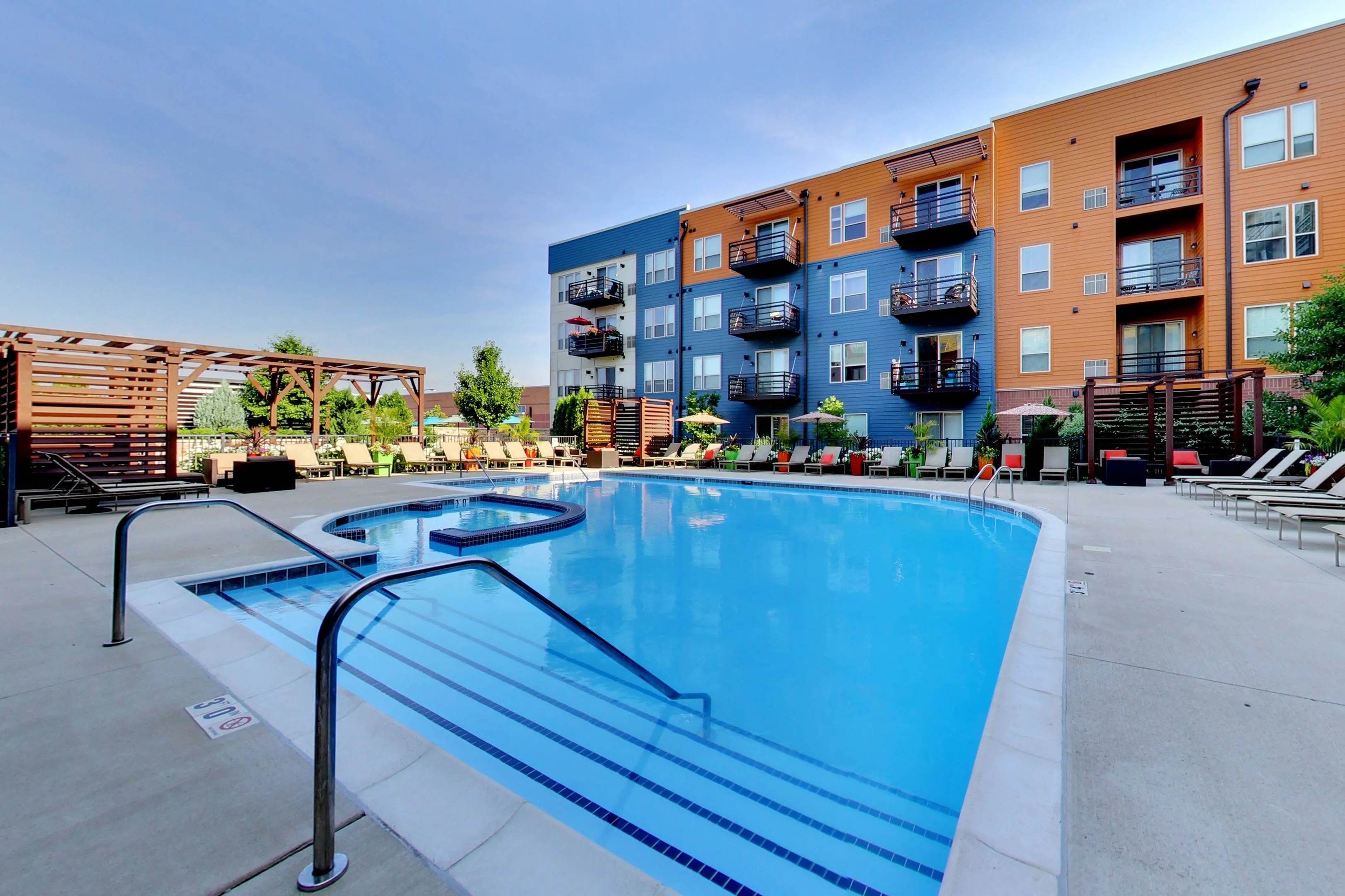 Arrive Glenview Apartments