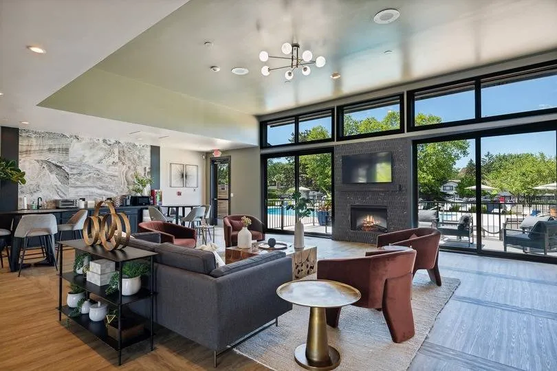 Arrive Oak Brook Heights Apartments