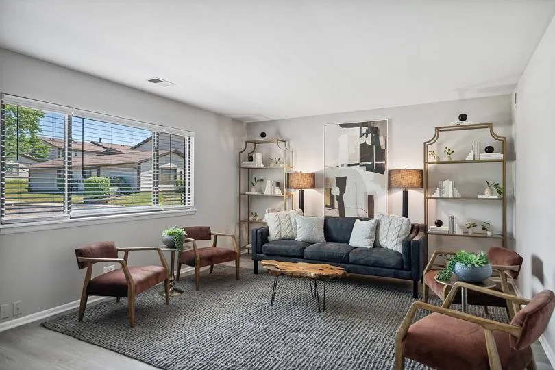 Arrive Oak Brook Heights Apartments