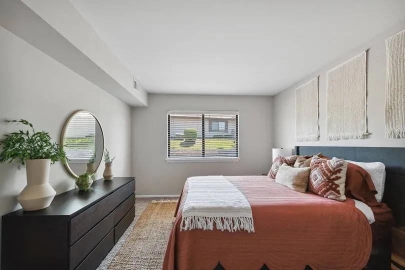 Arrive Oak Brook Heights Apartments