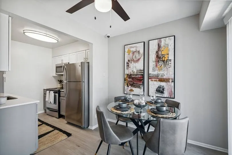 Arrive Oak Brook Heights Apartments