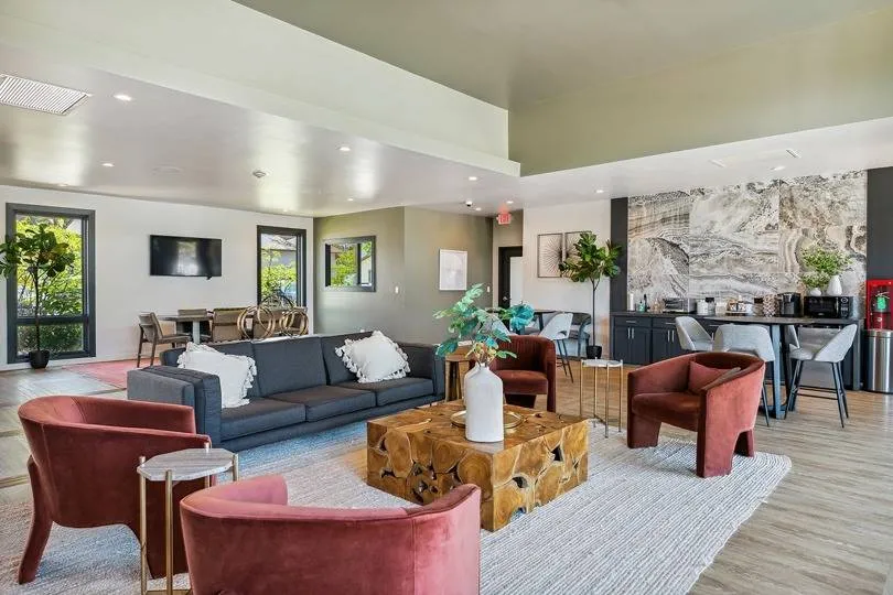 Arrive Oak Brook Heights Apartments