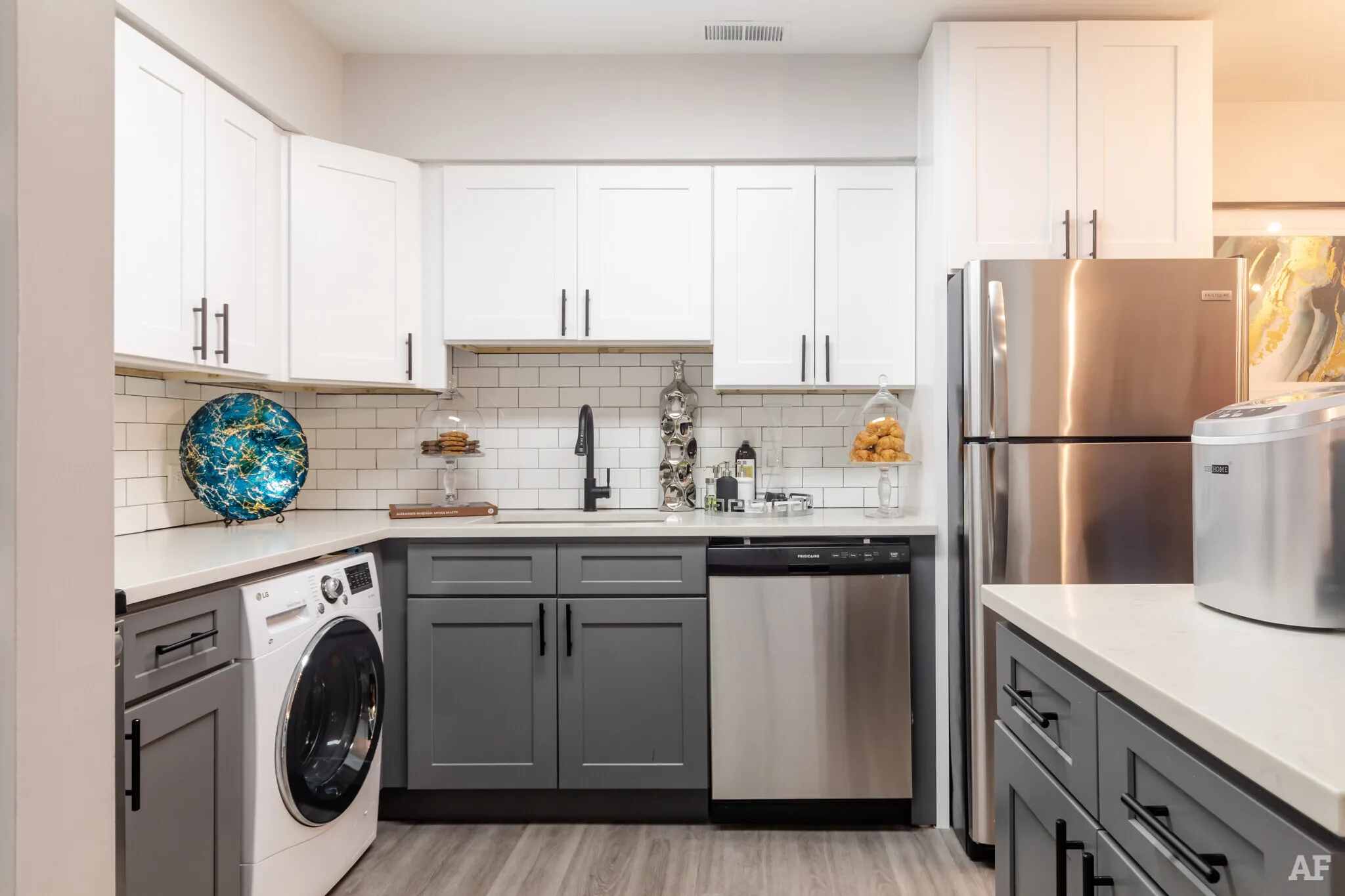 Grand Park Apartments