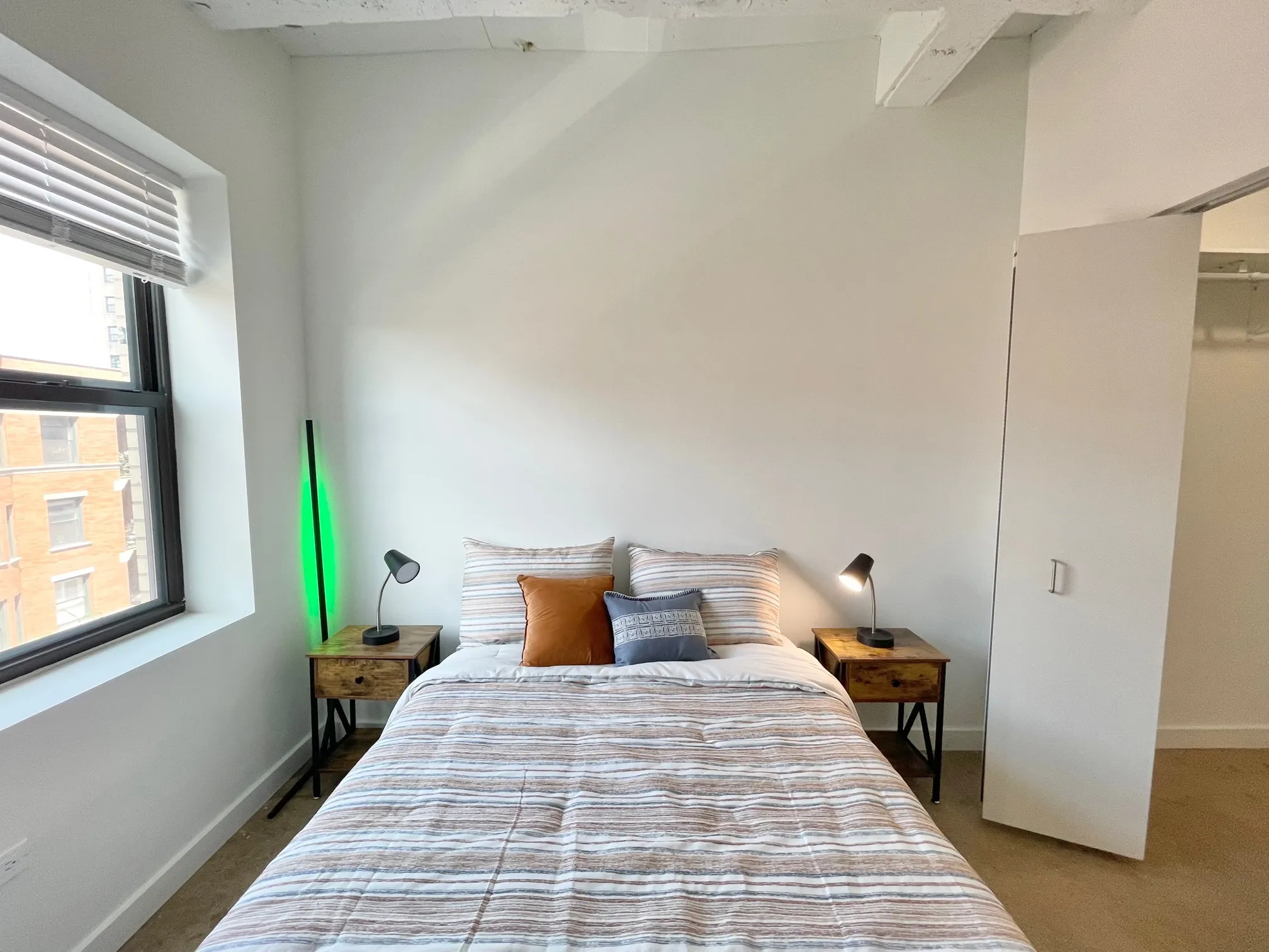 1049 W LAWRENCE AVE 60640-Lawrence Lofts-Chicago-IL