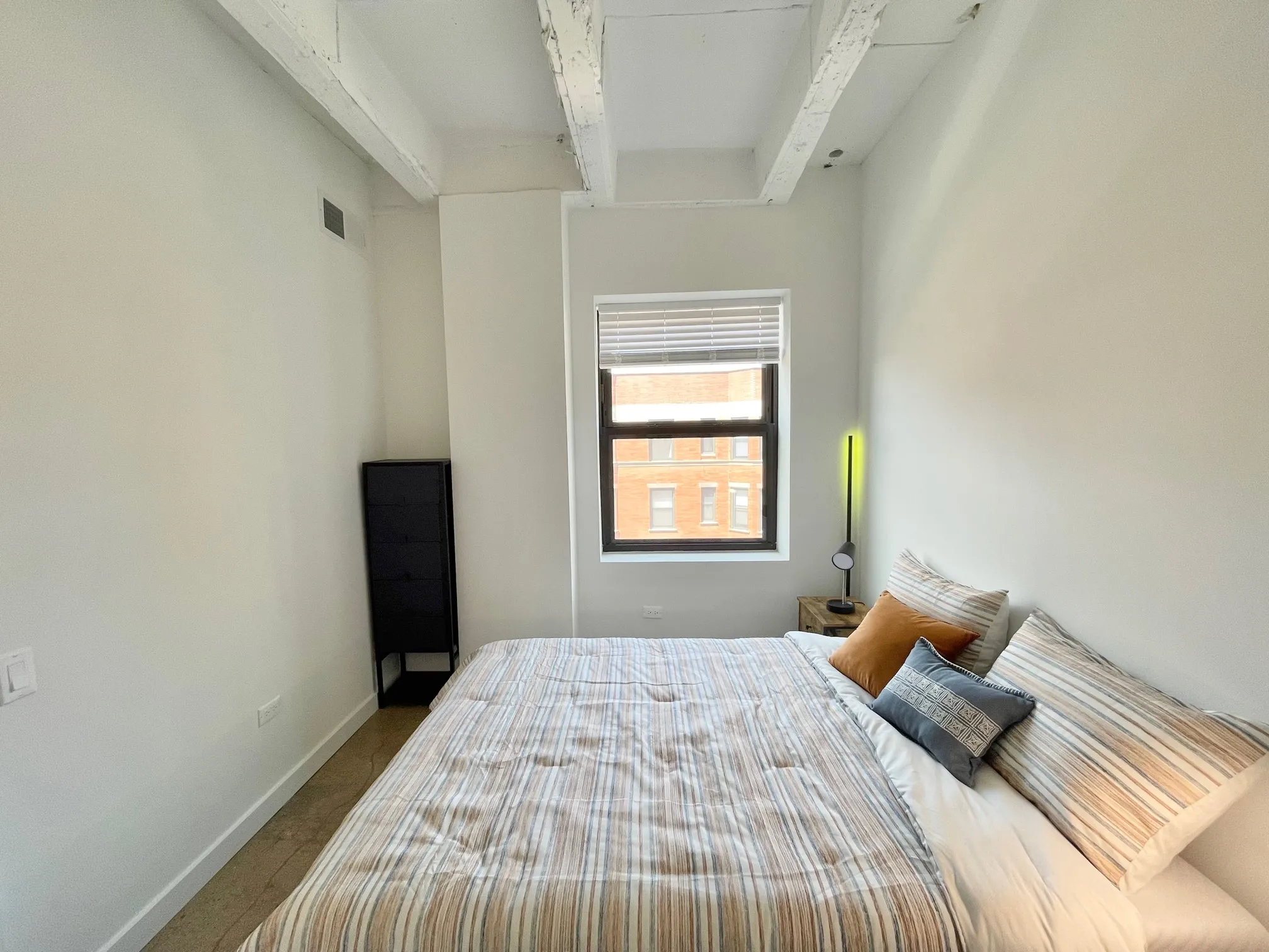 1049 W LAWRENCE AVE 60640-Lawrence Lofts-Chicago-IL