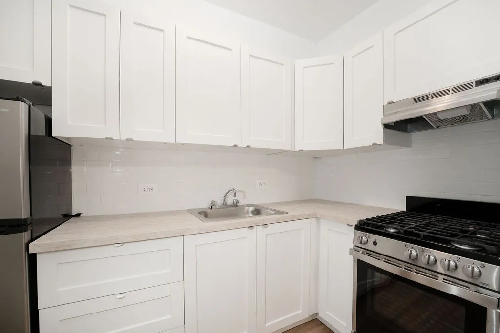 632 W Addison, One Bedroom, Bedroom