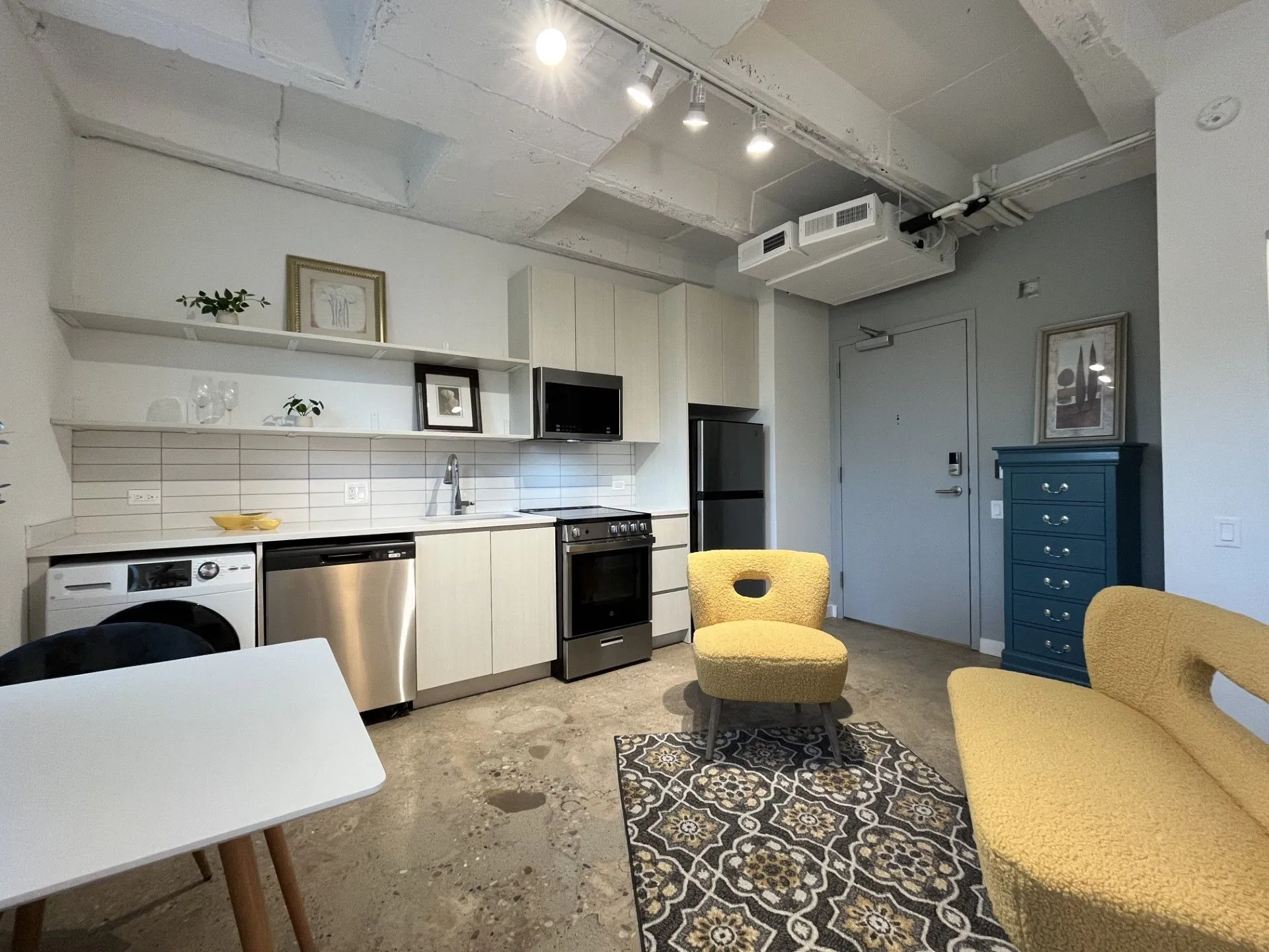 1049 W LAWRENCE AVE 60640-Lawrence Lofts-Chicago-IL