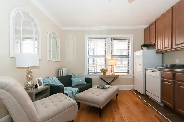 2051 North Sedgwick Apartments 