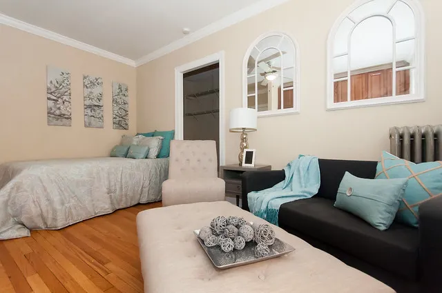 2051 North Sedgwick Apartments 