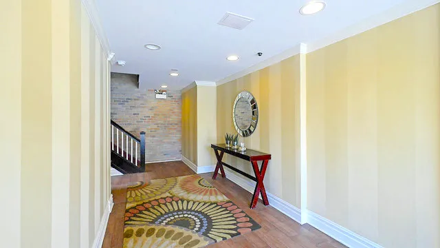 2051 North Sedgwick Apartments 