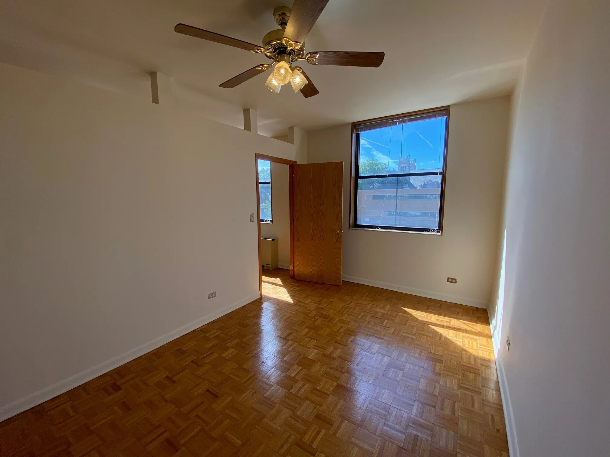 620 West Belmont Apartments