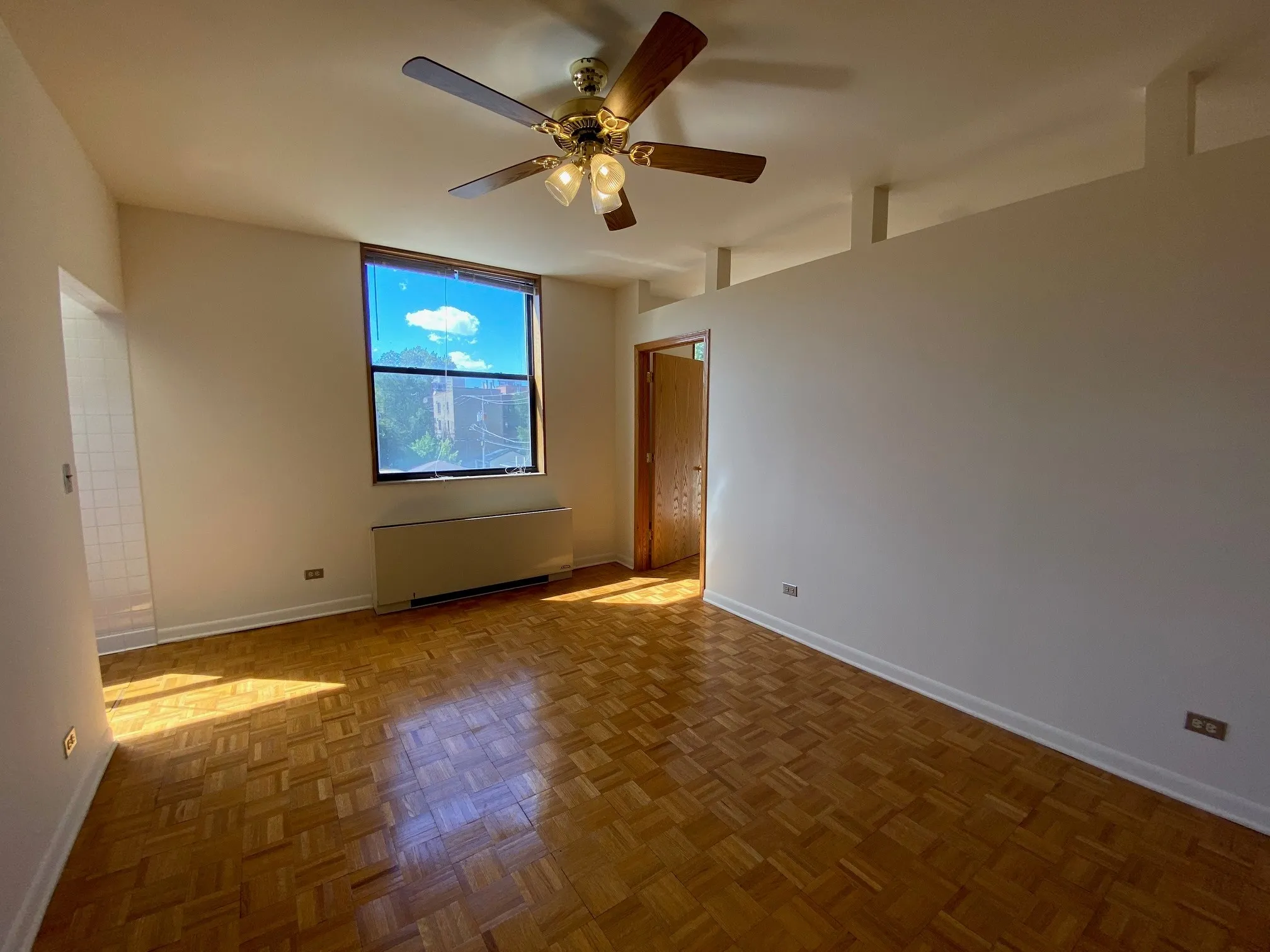 620 West Belmont Apartments