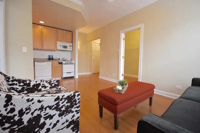 2828 N. Pine Grove Apartments