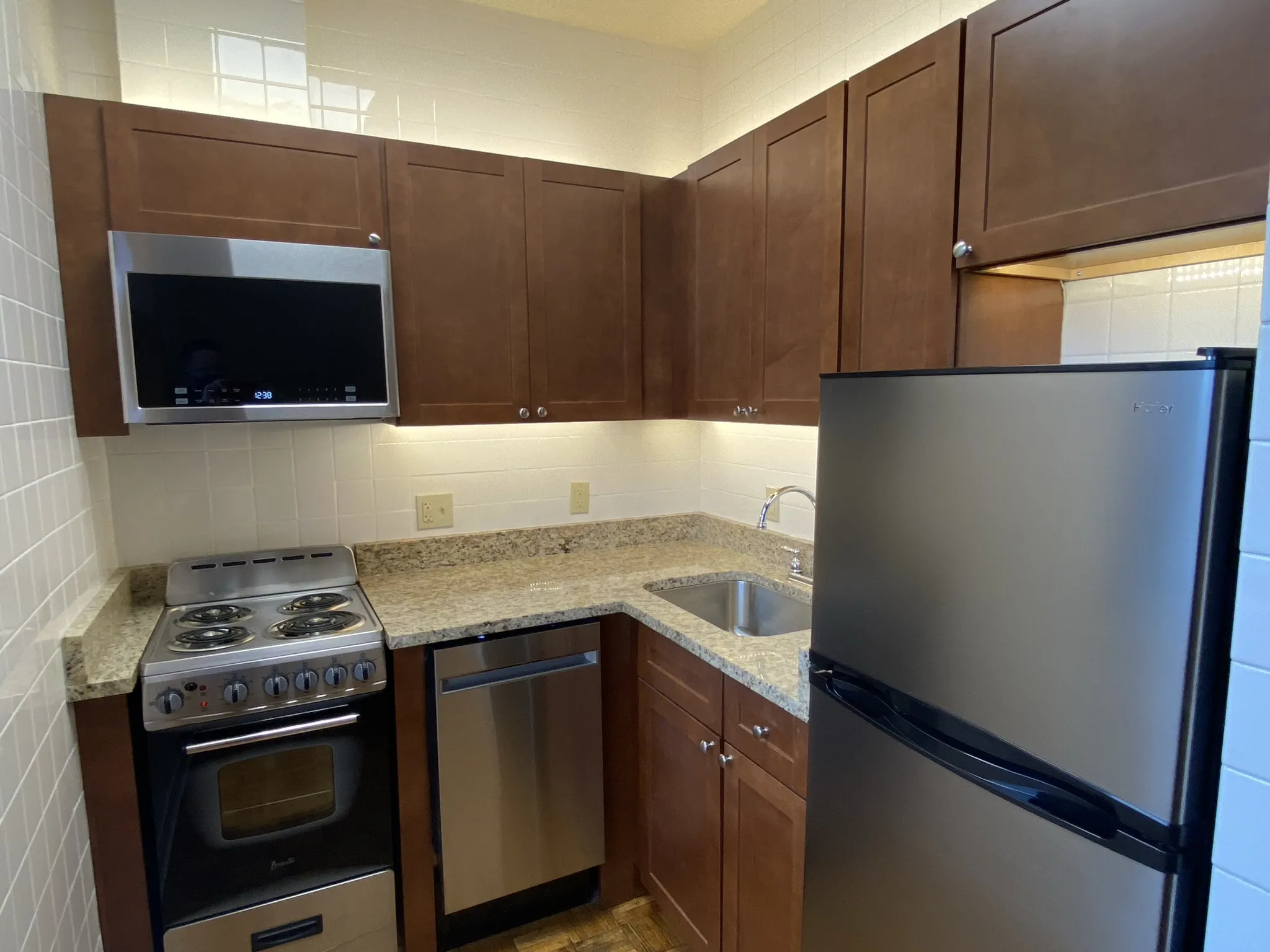 620 West Belmont Apartments