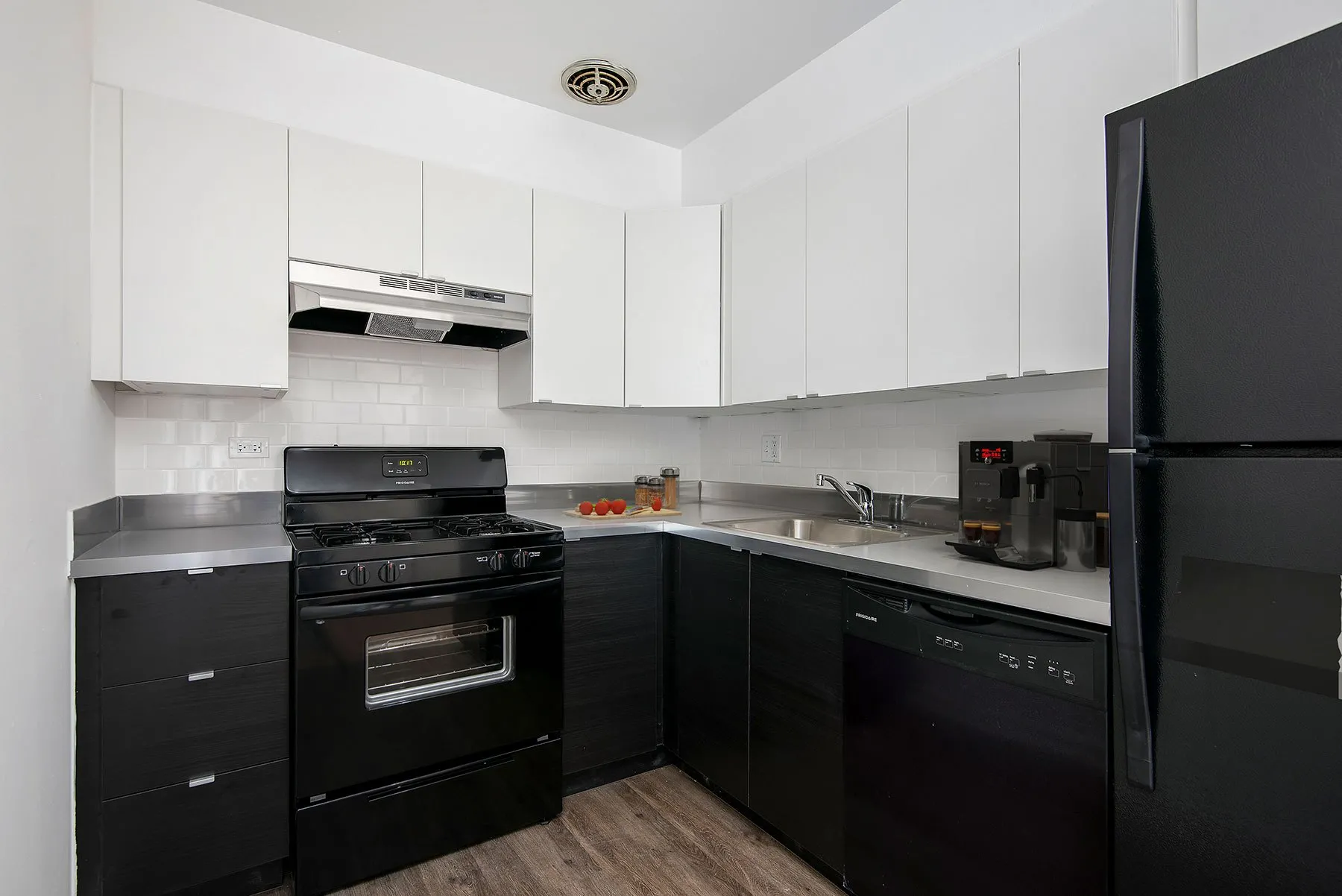 3510 N Pine Grove Apartments