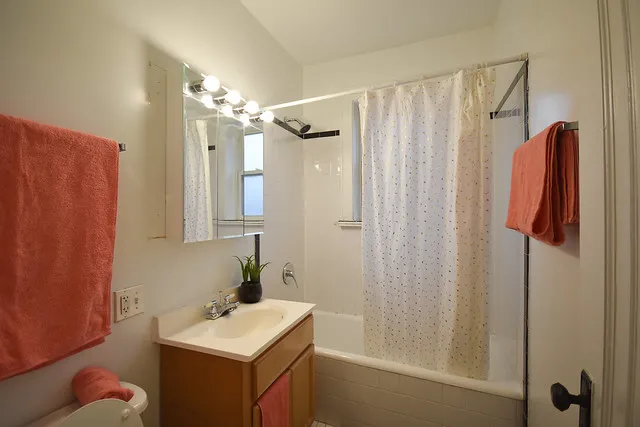 1215 West Diversey Apartments