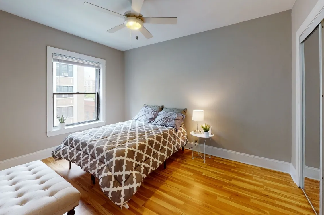 420 W. Surf Apartments